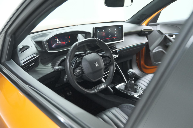 Peugeot 2008 PureTech 130 GT Pack | Leer-pakket | Camera | Dode — photo 2
