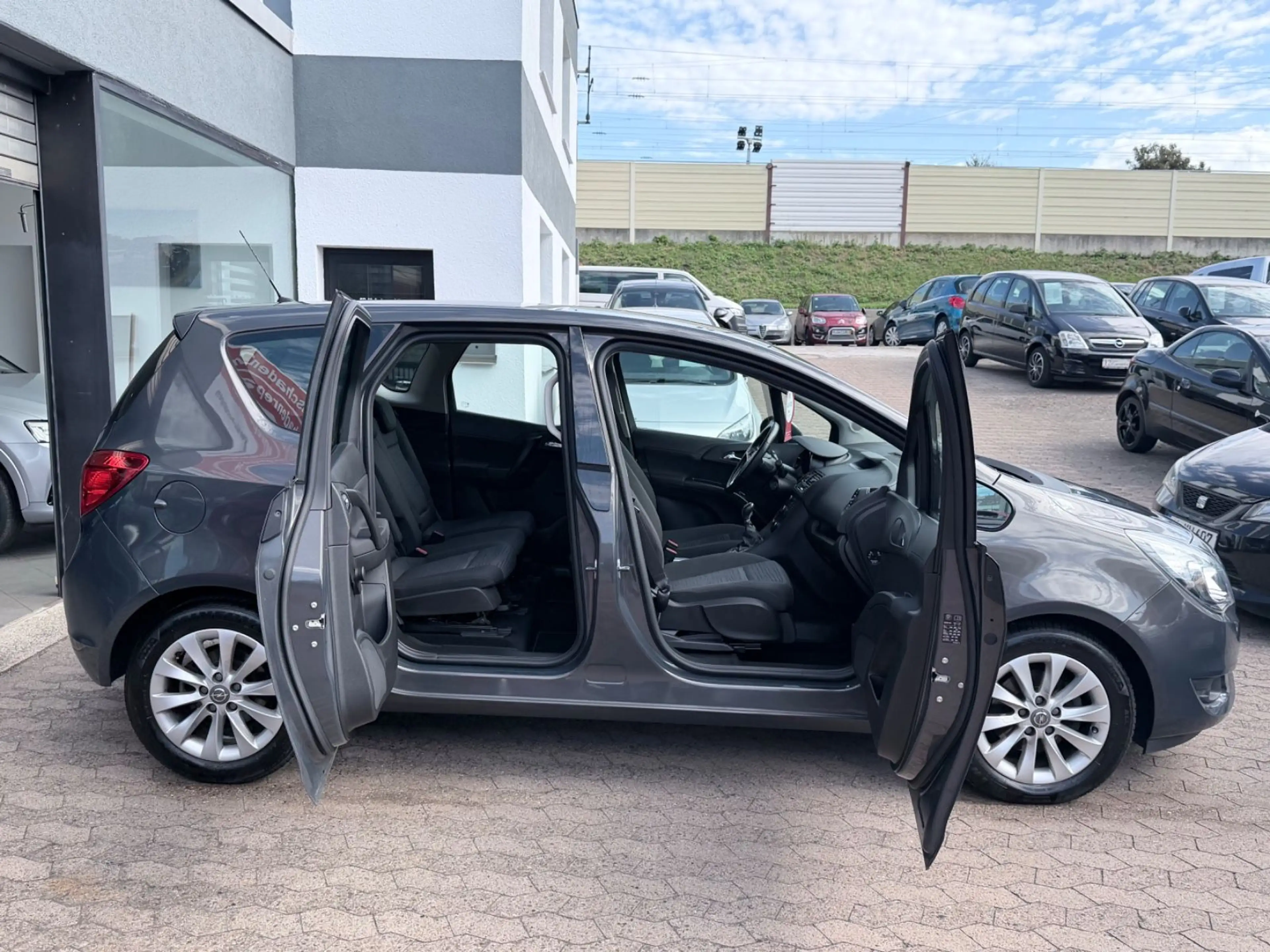 Opel Meriva B Style~MultiLenkrad~Tempomat~PDC~ALU — photo 6