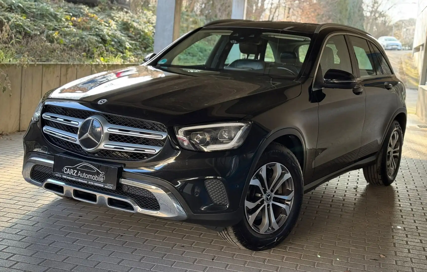 Mercedes-Benz GLC 220 GLC 220 d 4Matic **Tüv neu ** Schwarz - 1