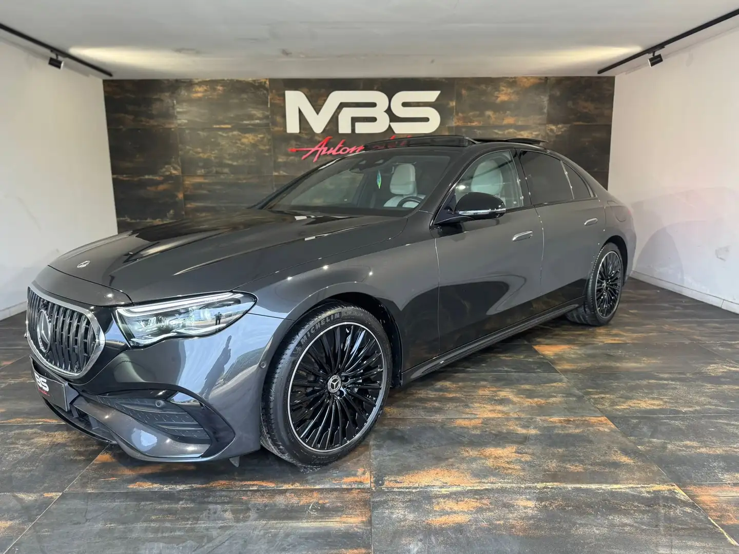 Mercedes-Benz E 300 *TVA *AMG *PANO *BURMESTER *CAMERA 360 *CARPLAY Noir - 1