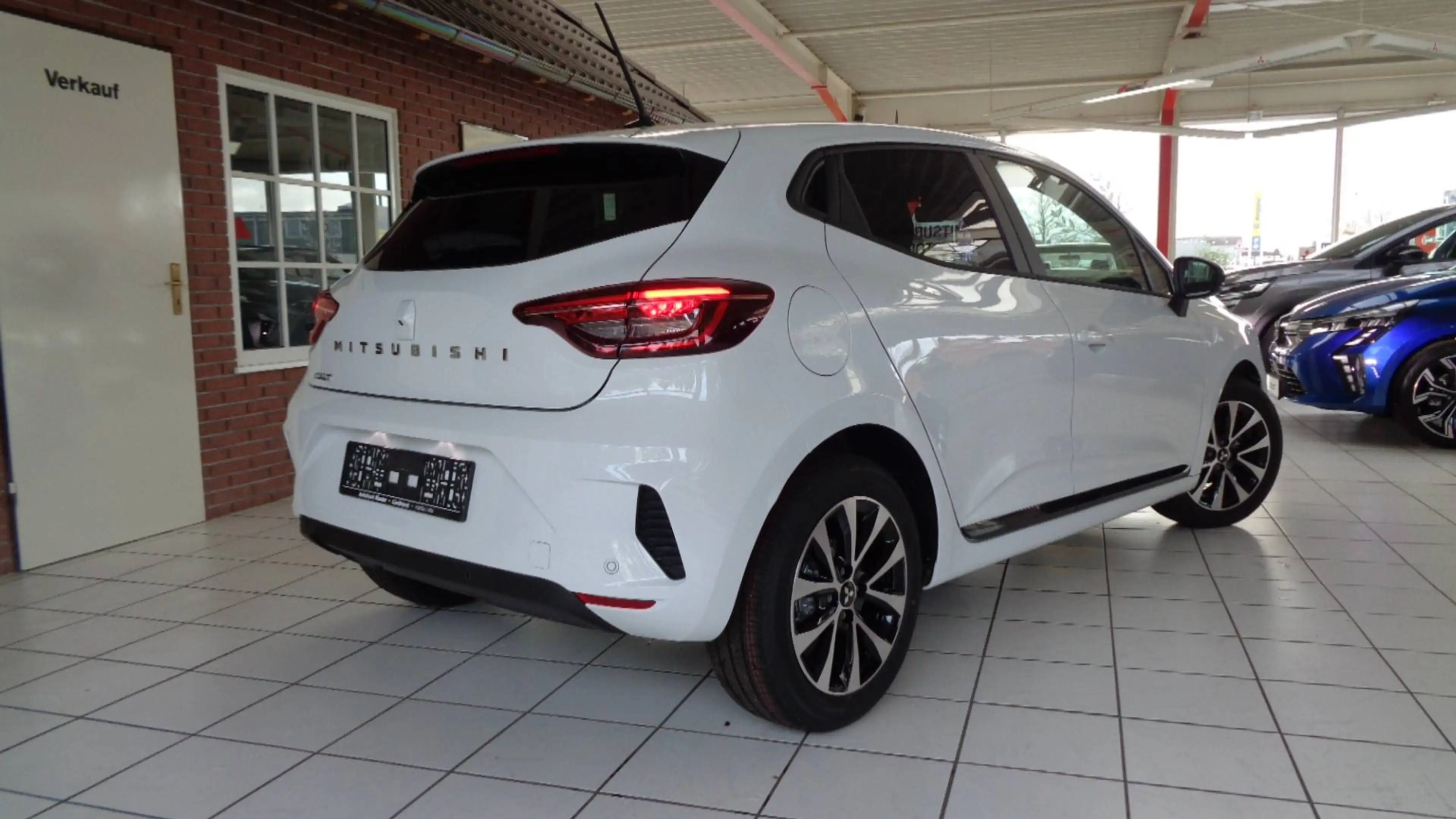 Mitsubishi Colt 1.0 Turbo-Benziner Plus #LED#SmatLink — photo 2