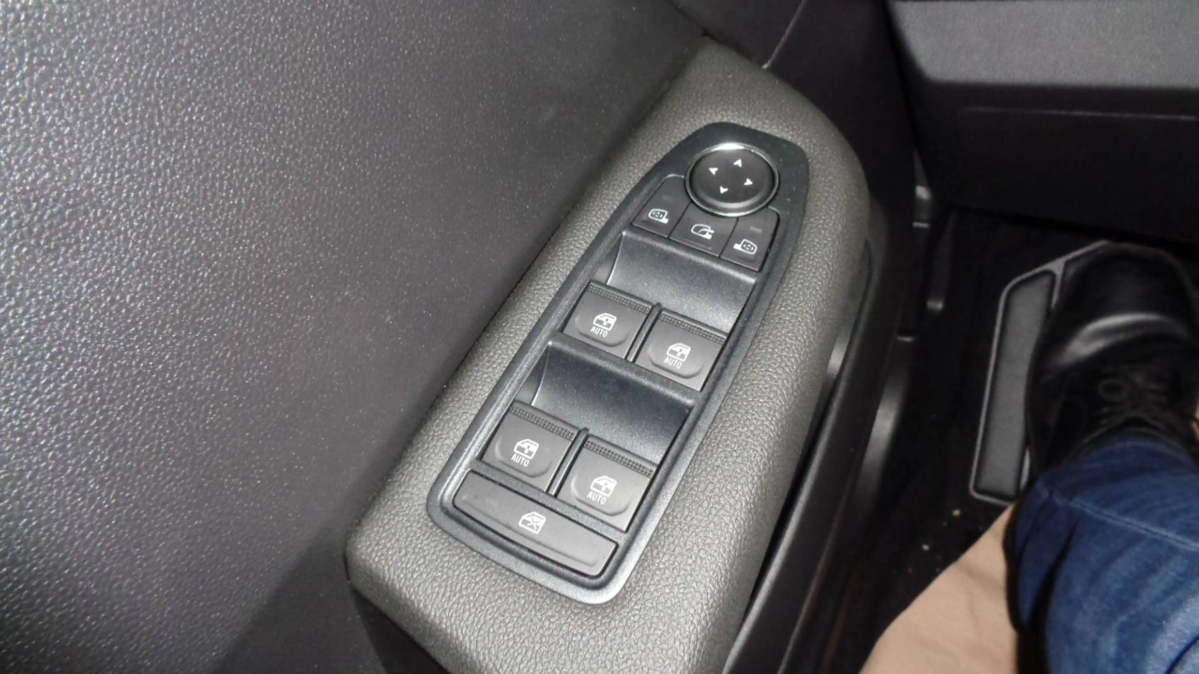 Mitsubishi Colt 1.0 Turbo-Benziner Plus #LED#SmatLink — photo 9