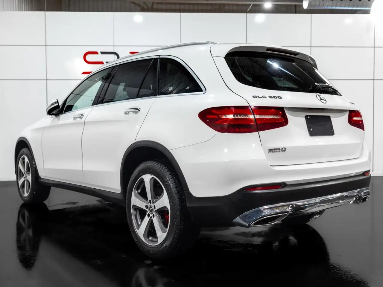 Mercedes-Benz GLC снимка Mercedes-Benz GLC