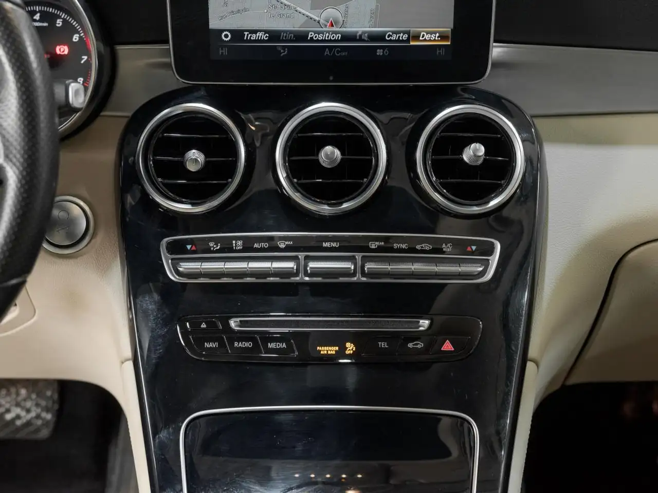 Mercedes-Benz GLC снимка Mercedes-Benz GLC