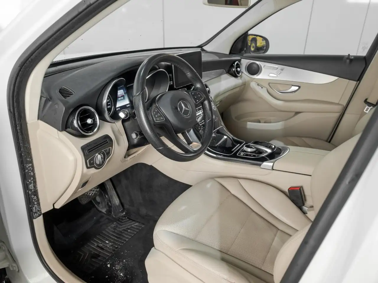 Mercedes-Benz GLC снимка Mercedes-Benz GLC