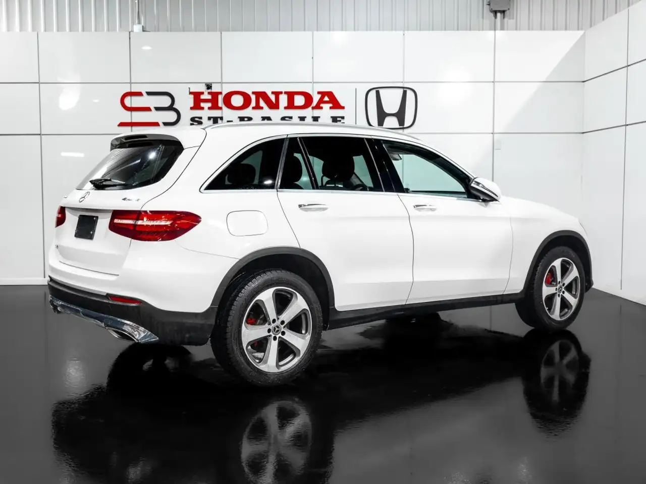Mercedes-Benz GLC снимка Mercedes-Benz GLC