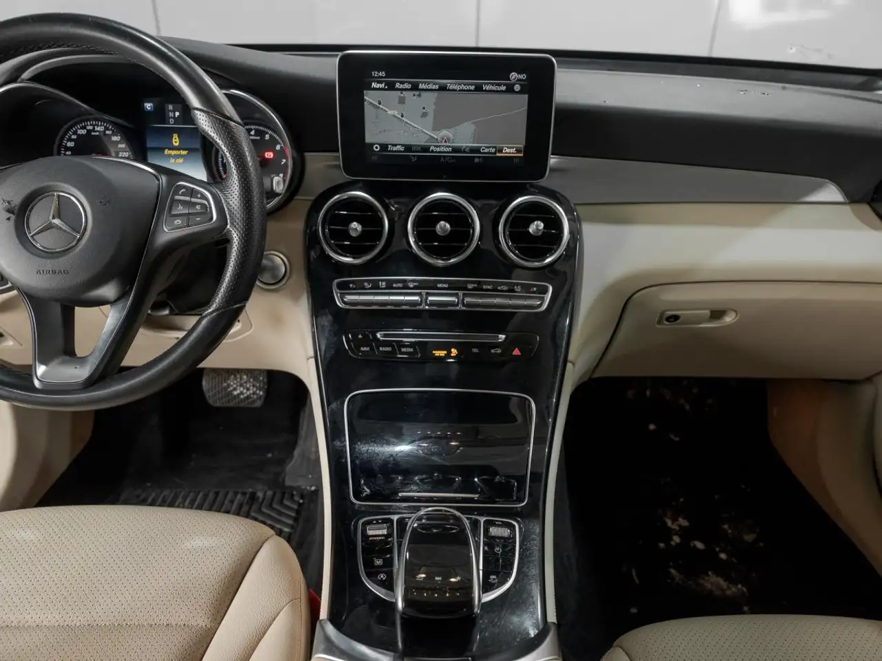 Mercedes-Benz GLC снимка Mercedes-Benz GLC