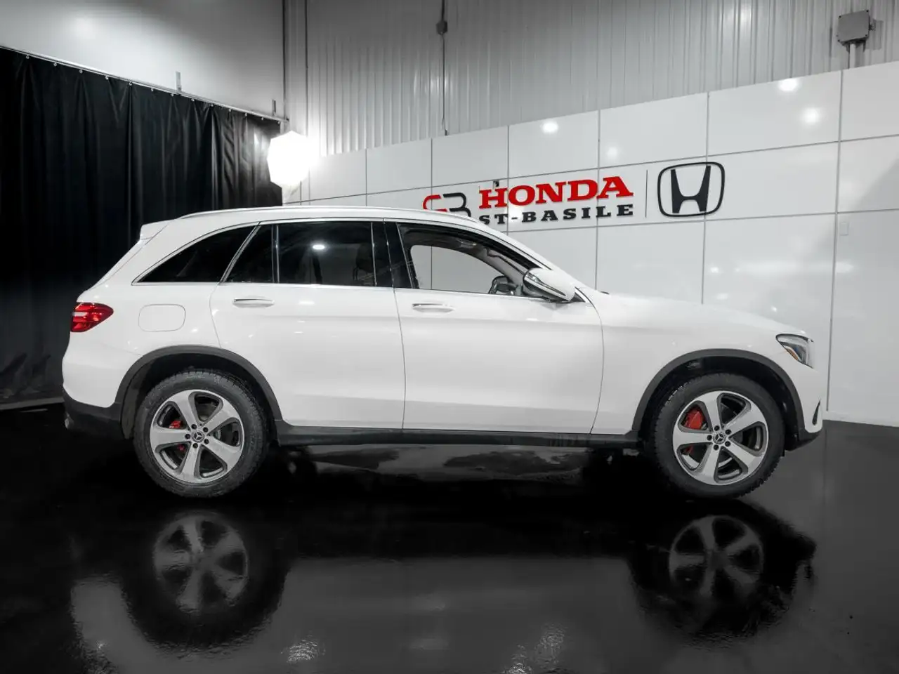 Mercedes-Benz GLC снимка Mercedes-Benz GLC