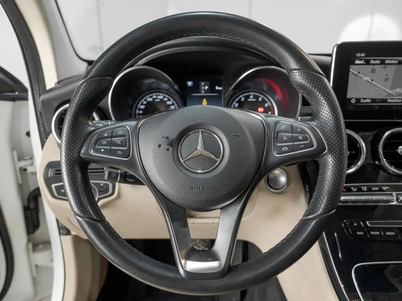 Mercedes-Benz GLC снимка Mercedes-Benz GLC