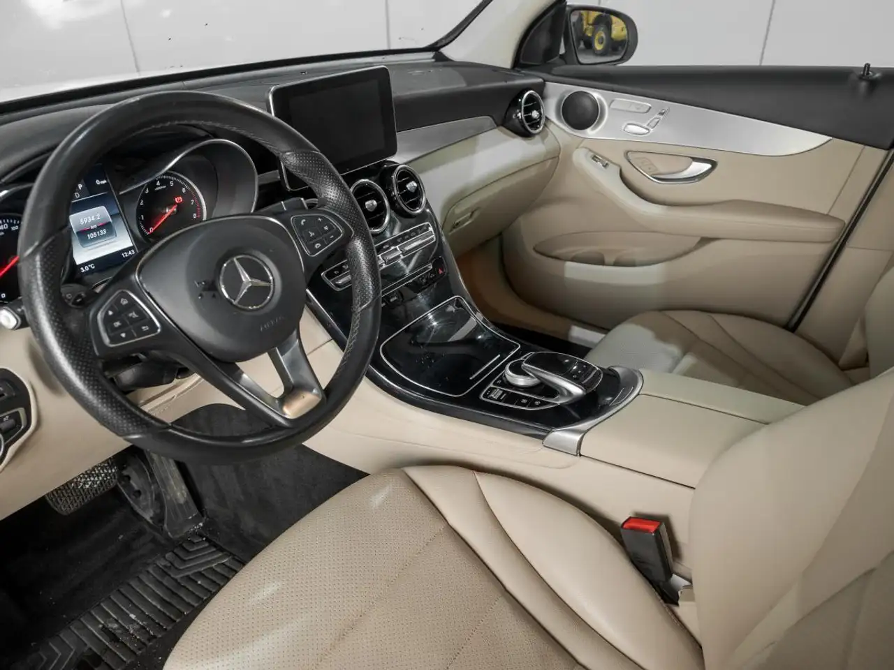 Mercedes-Benz GLC снимка Mercedes-Benz GLC
