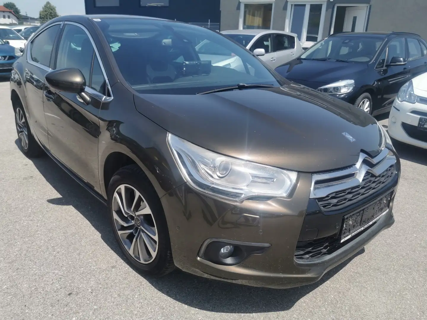 Citroen DS4 SoChic Braun - 2