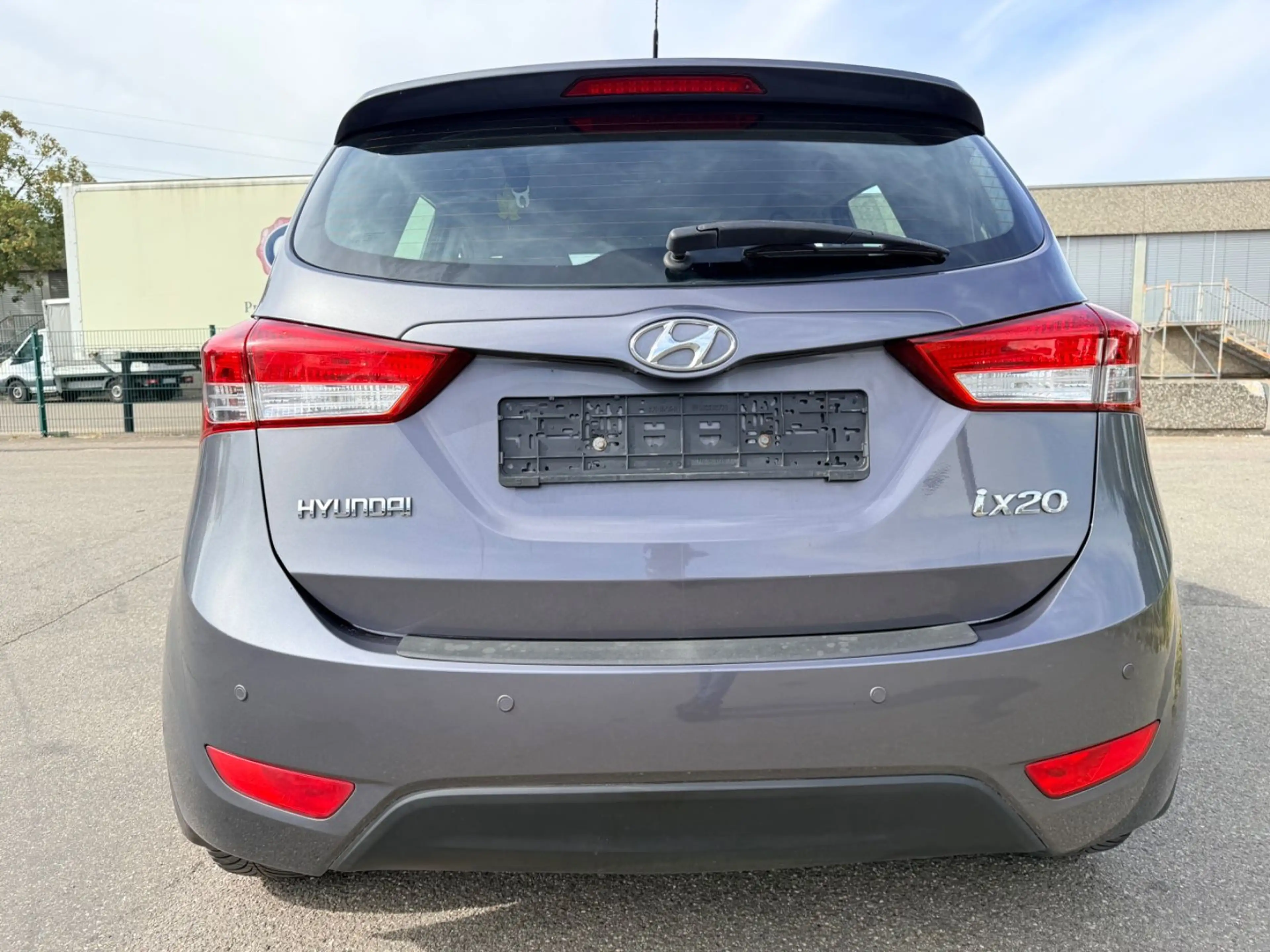 Hyundai iX20 Classic — photo 12