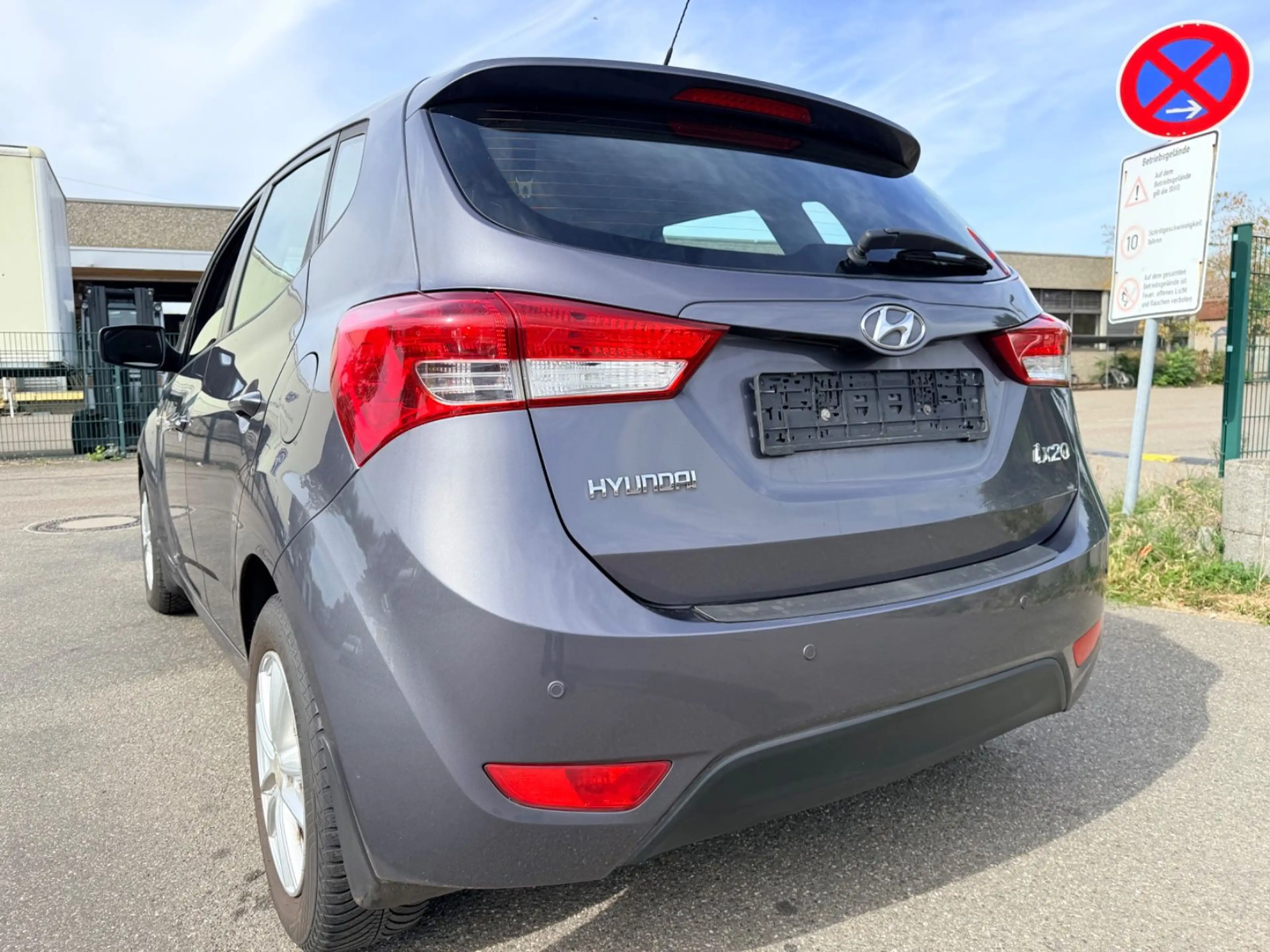 Hyundai iX20 Classic — photo 11