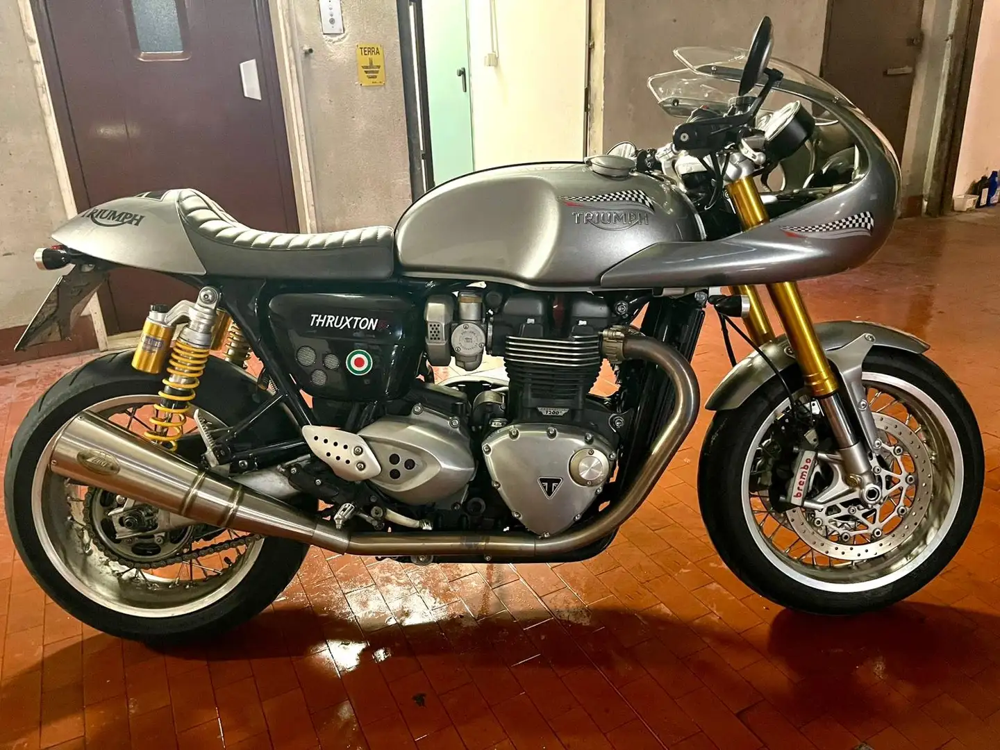 Triumph Thruxton 1200 R Grigio - 2