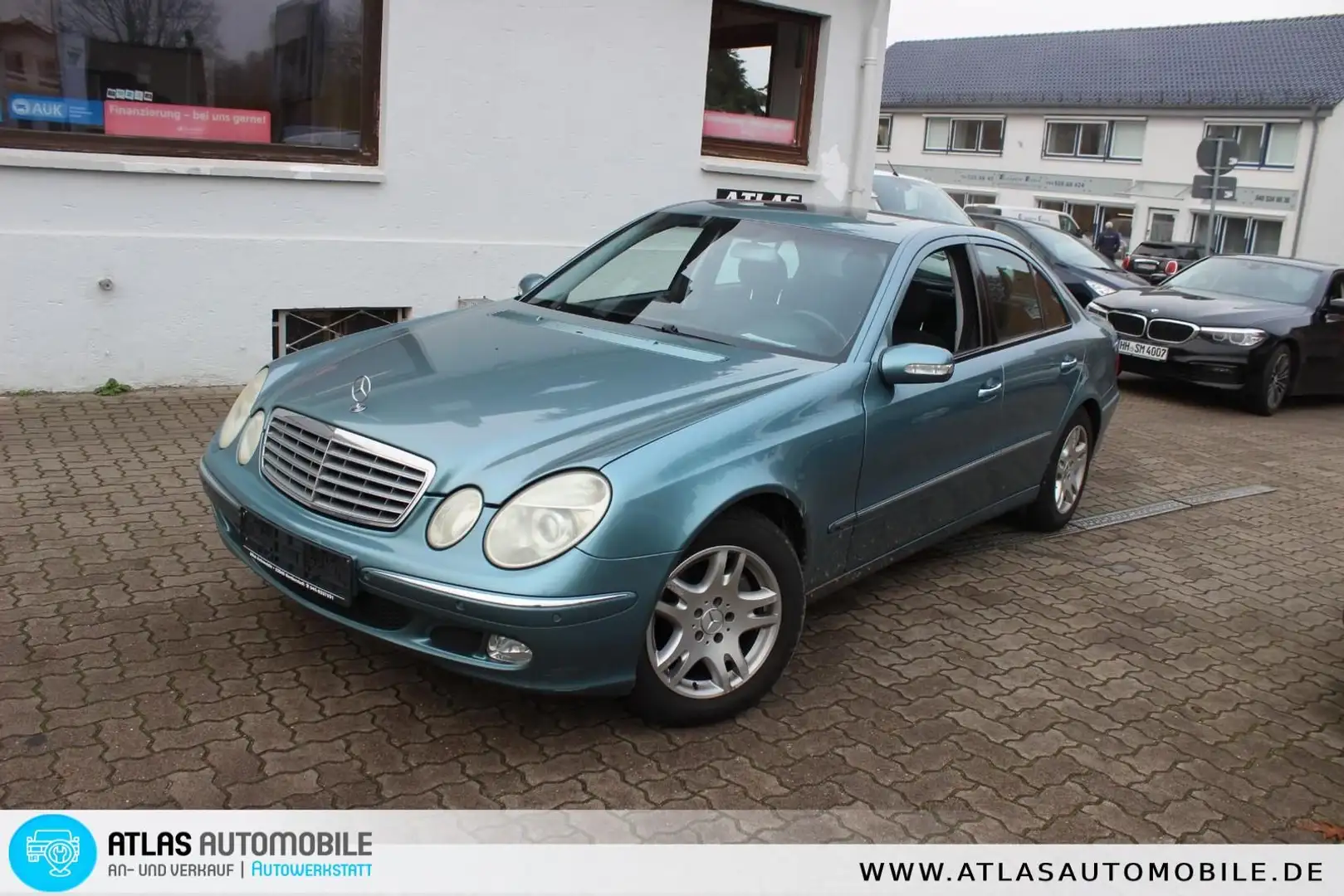 Mercedes-Benz E 240 Elegance AUT NAVI=e.HGSD=2.Hand=Sehr Gepfl Blau - 1