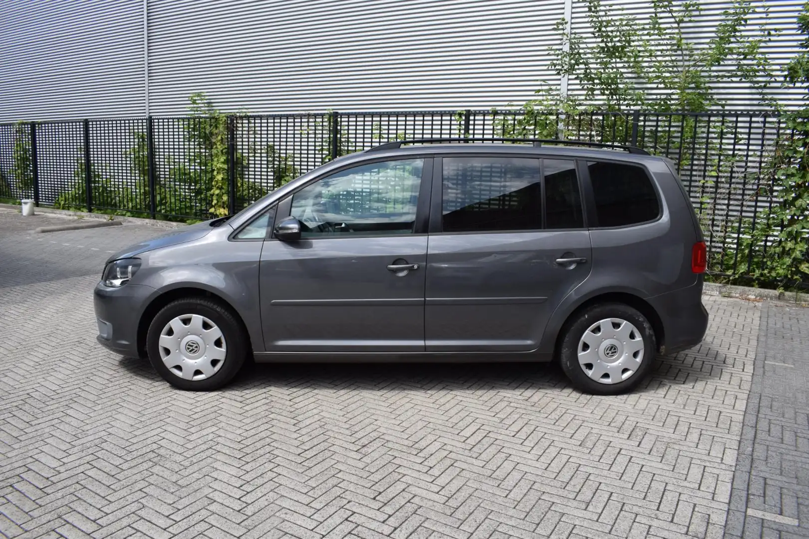 Volkswagen Touran 1.2 TSI Comfortline 12 mnd GARANTIE €8945,- incl, Grijs - 2