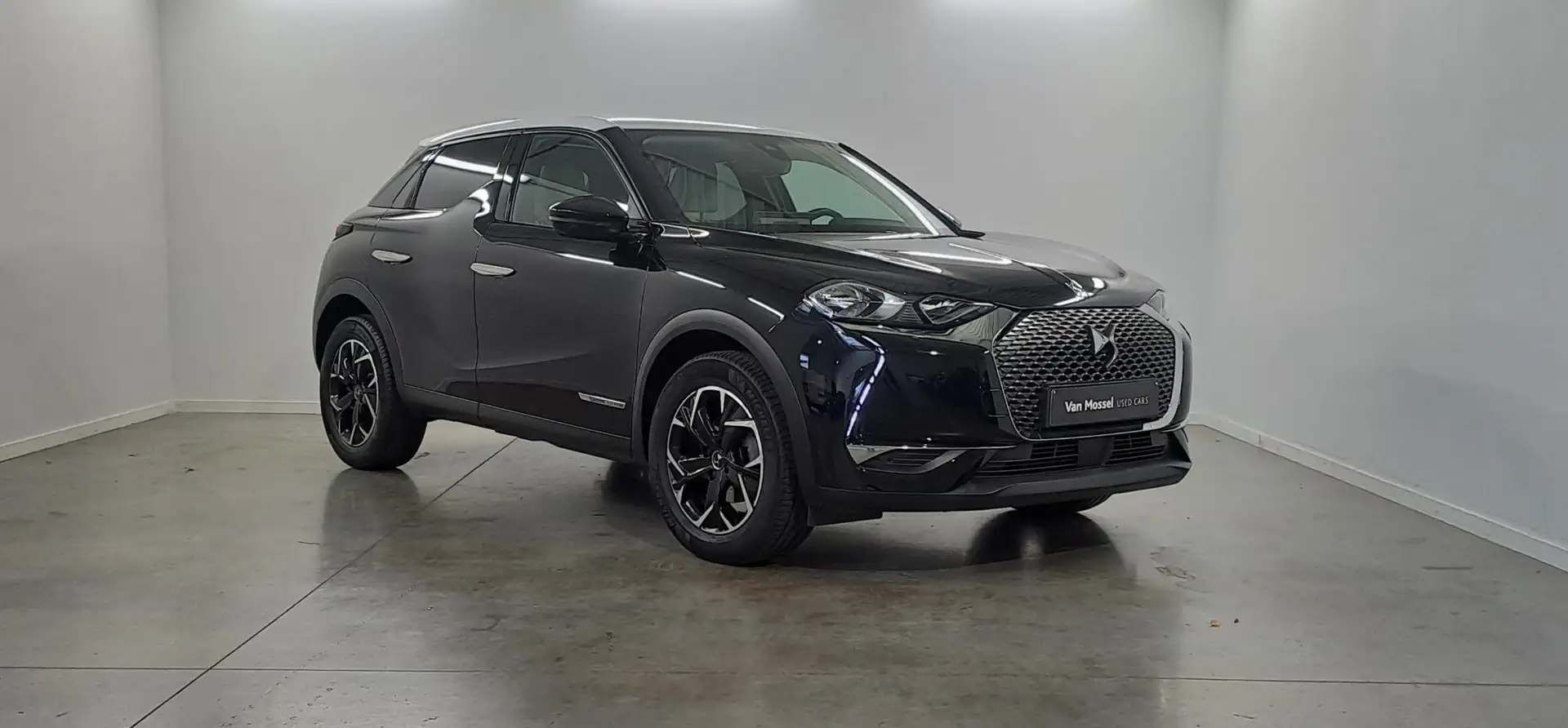 DS Automobiles DS 3 Crossback BlueHDi 100 Manual Grand Chic Schwarz - 2