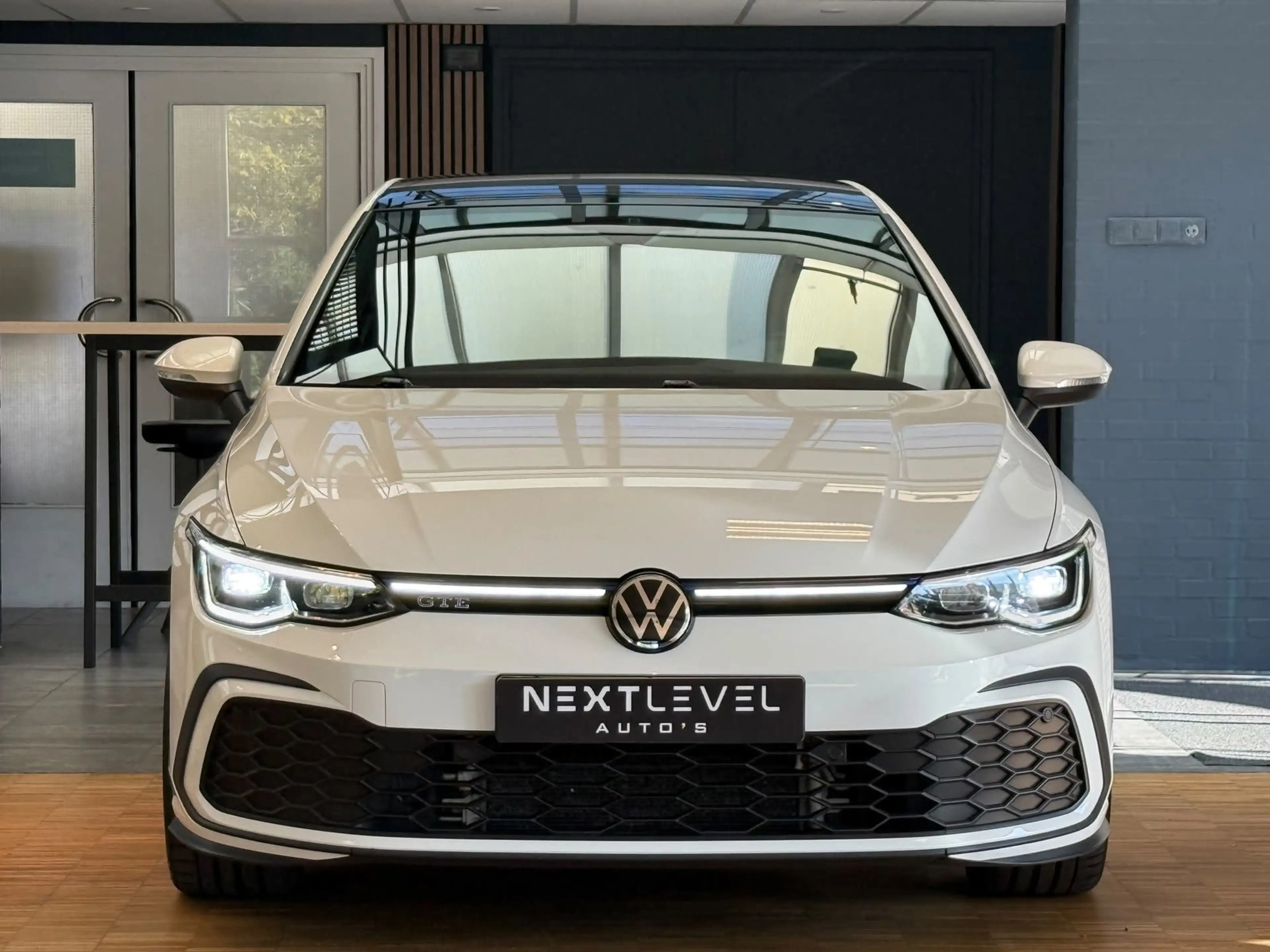 Volkswagen Golf GTE 1.4 eHybrid — photo 12