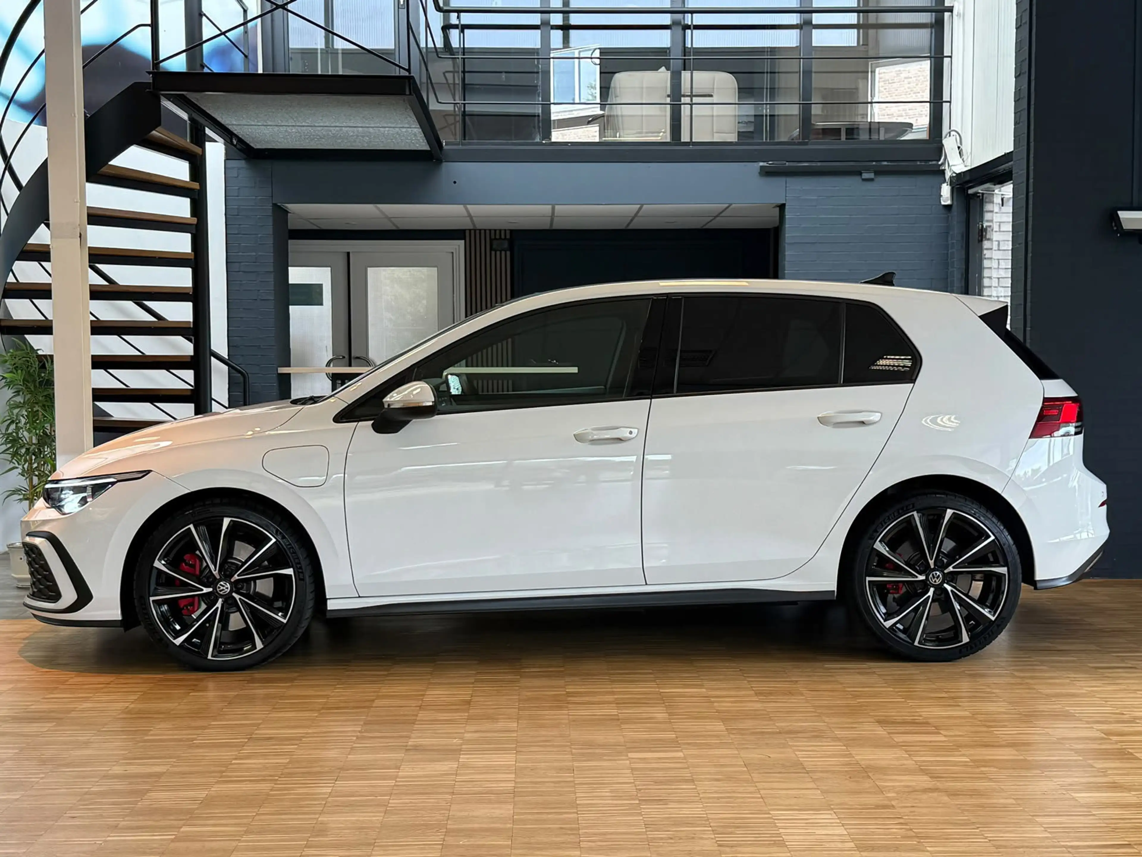 Volkswagen Golf GTE 1.4 eHybrid — photo 3