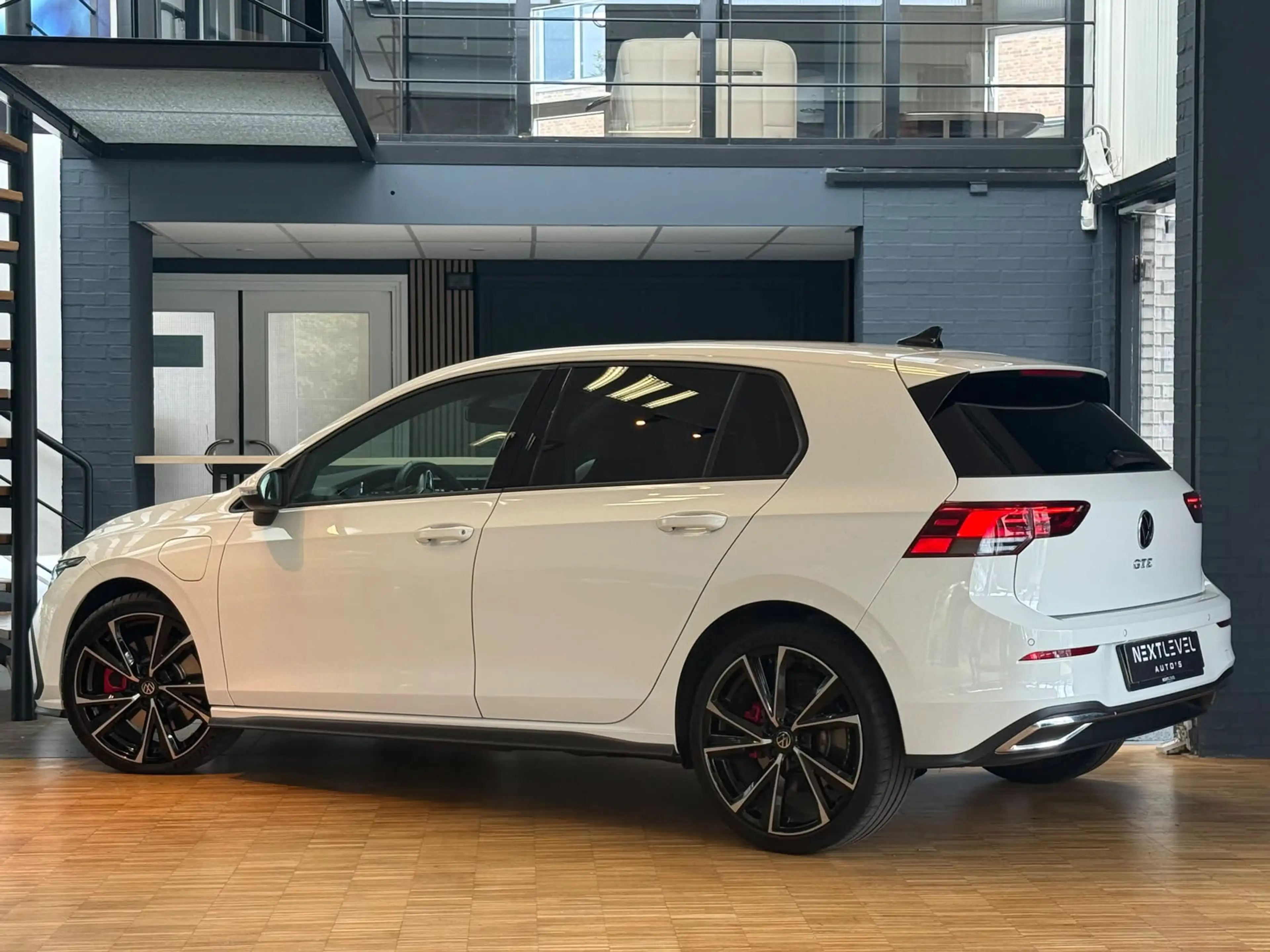 Volkswagen Golf GTE 1.4 eHybrid — photo 4