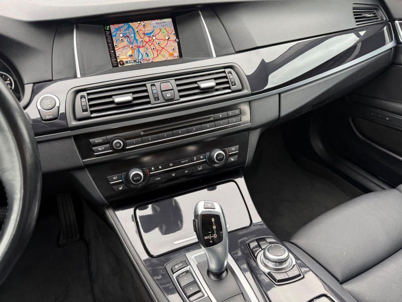 BMW 520 5 Touring 520 d Head-Up Spurhalteassistent — photo 9