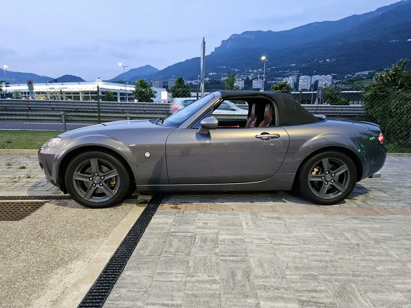 Mazda MX-5 LEGGI DESCRIZIONE Grigio - 2