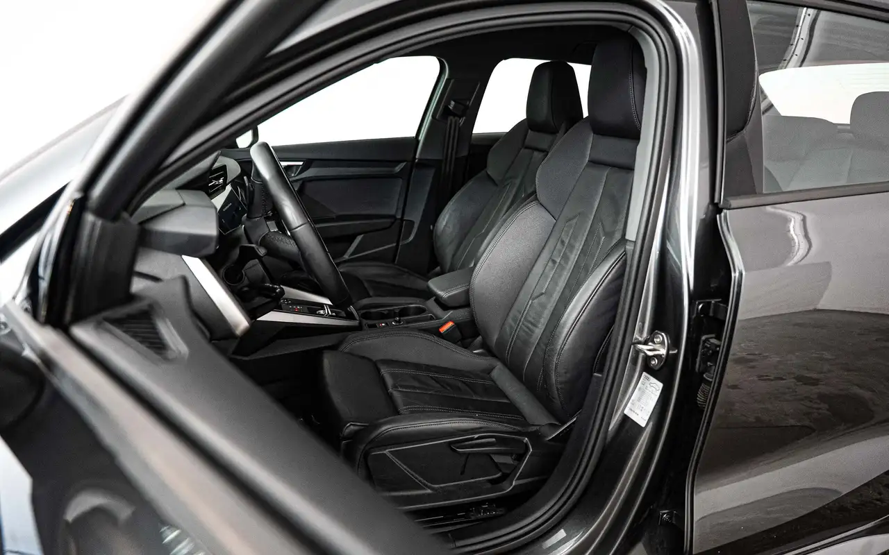 Audi A3 A3 Sportback 30 TFSI S-Tronic S-Line 8