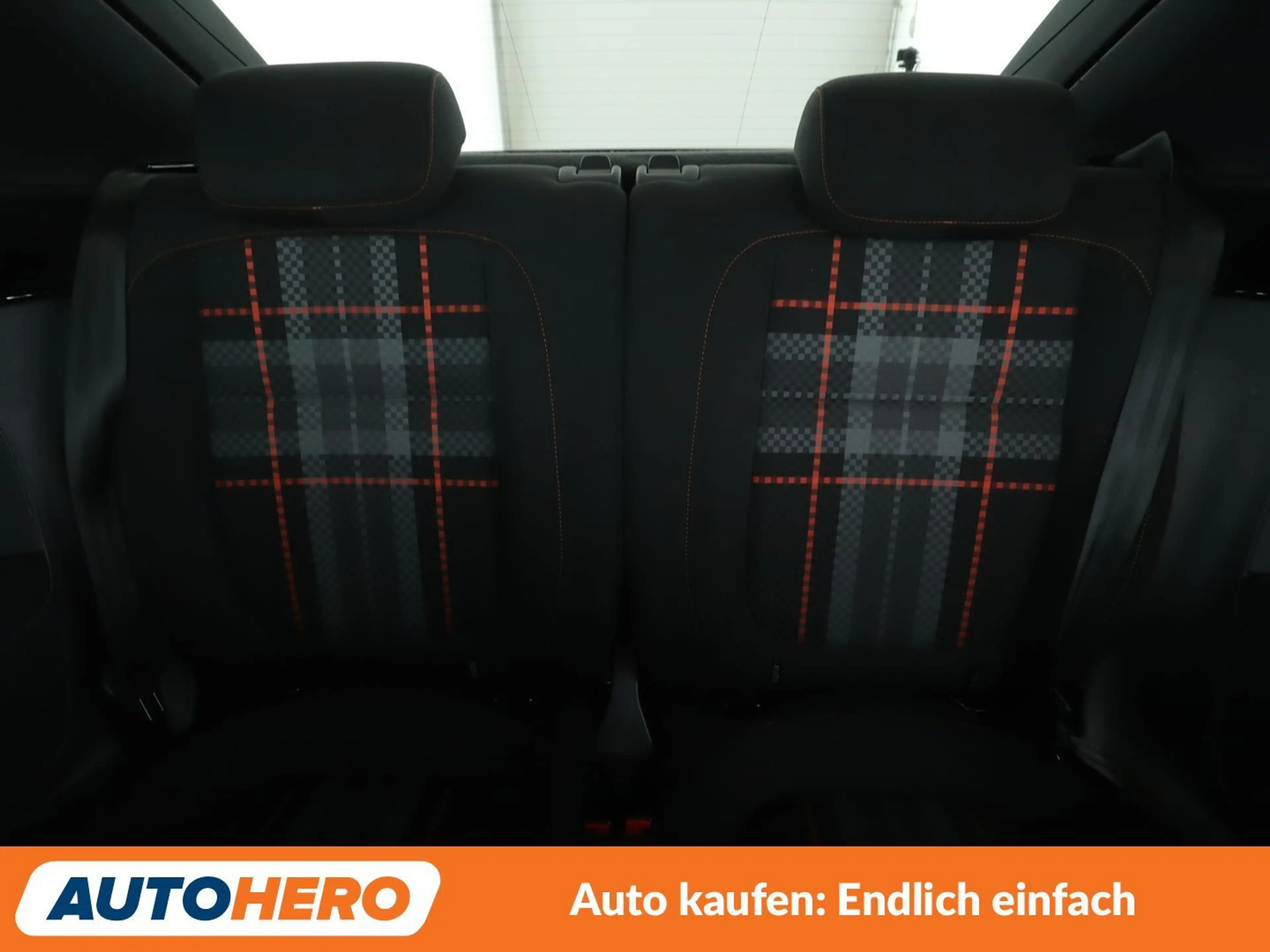 Volkswagen Beetle 2.0 TDI Club BlueMotion Tech Aut.*NAVI*TEMPO*PDC* — photo 15