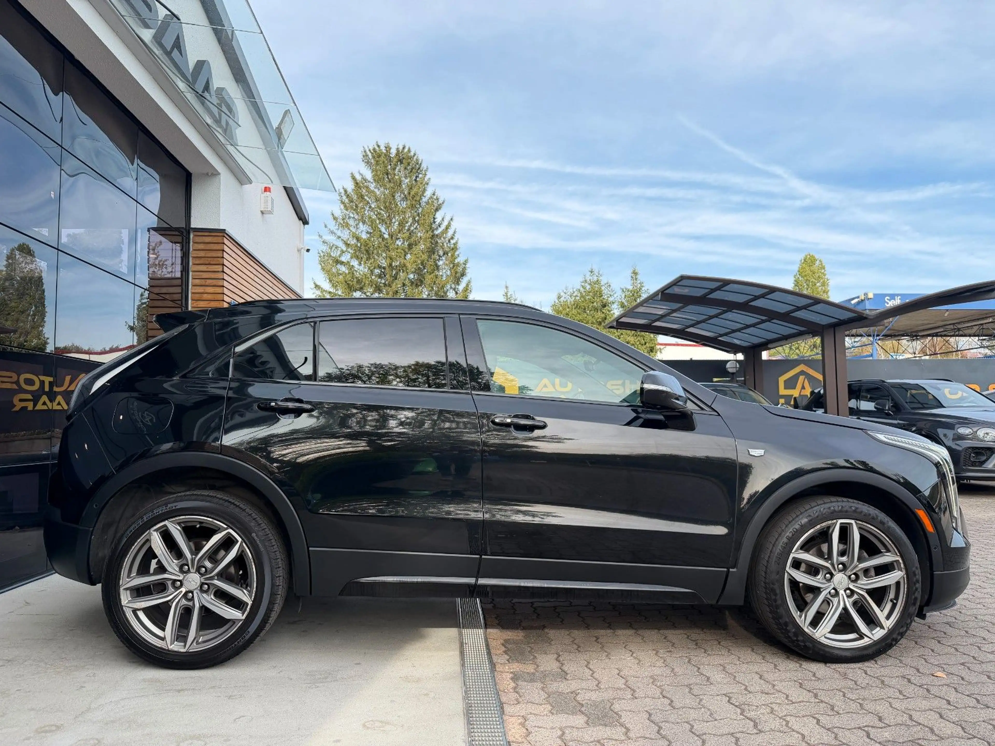 Cadillac XT4 Sport AWD 1-HAND/360°/PANO/SHZ/AHK — photo 6