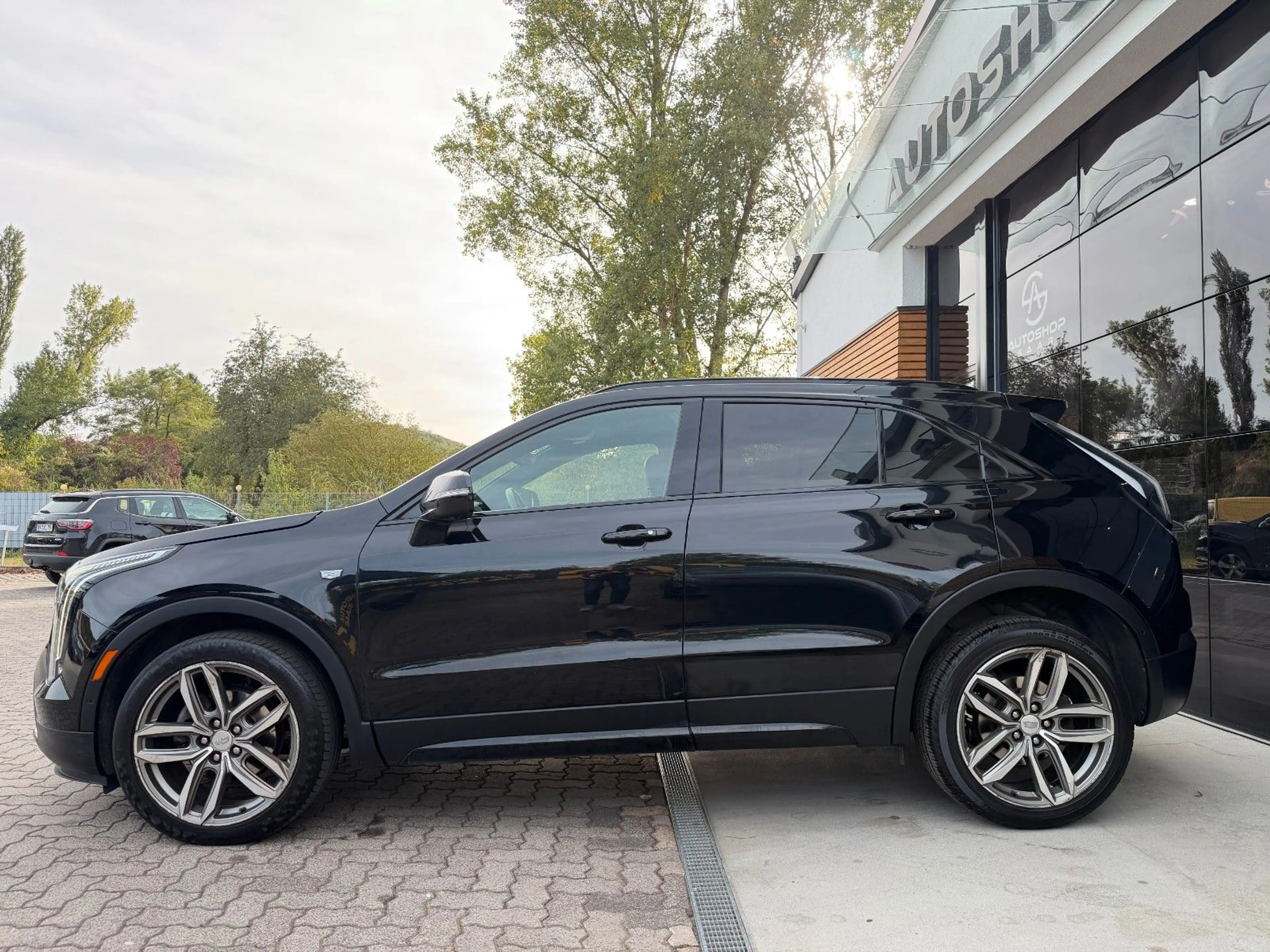 Cadillac XT4 Sport AWD 1-HAND/360°/PANO/SHZ/AHK — photo 7