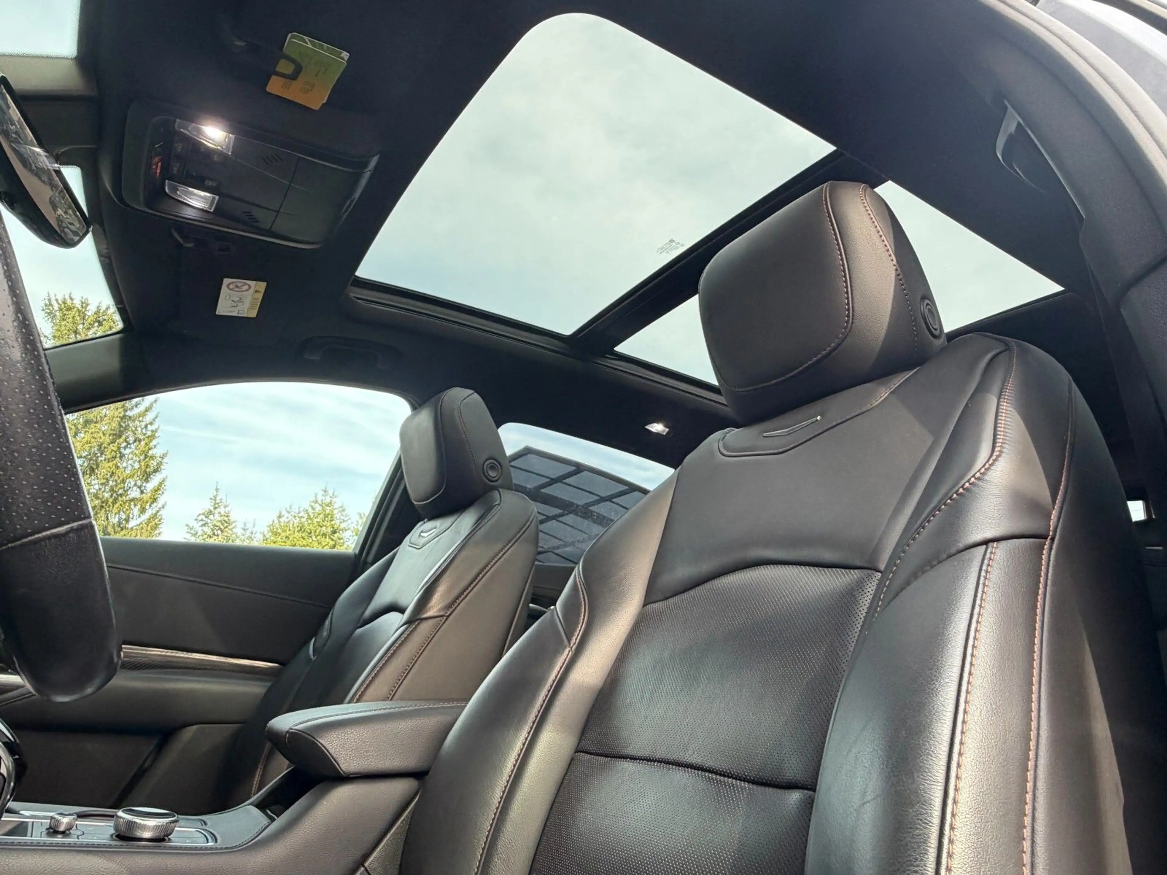 Cadillac XT4 Sport AWD 1-HAND/360°/PANO/SHZ/AHK — photo 14