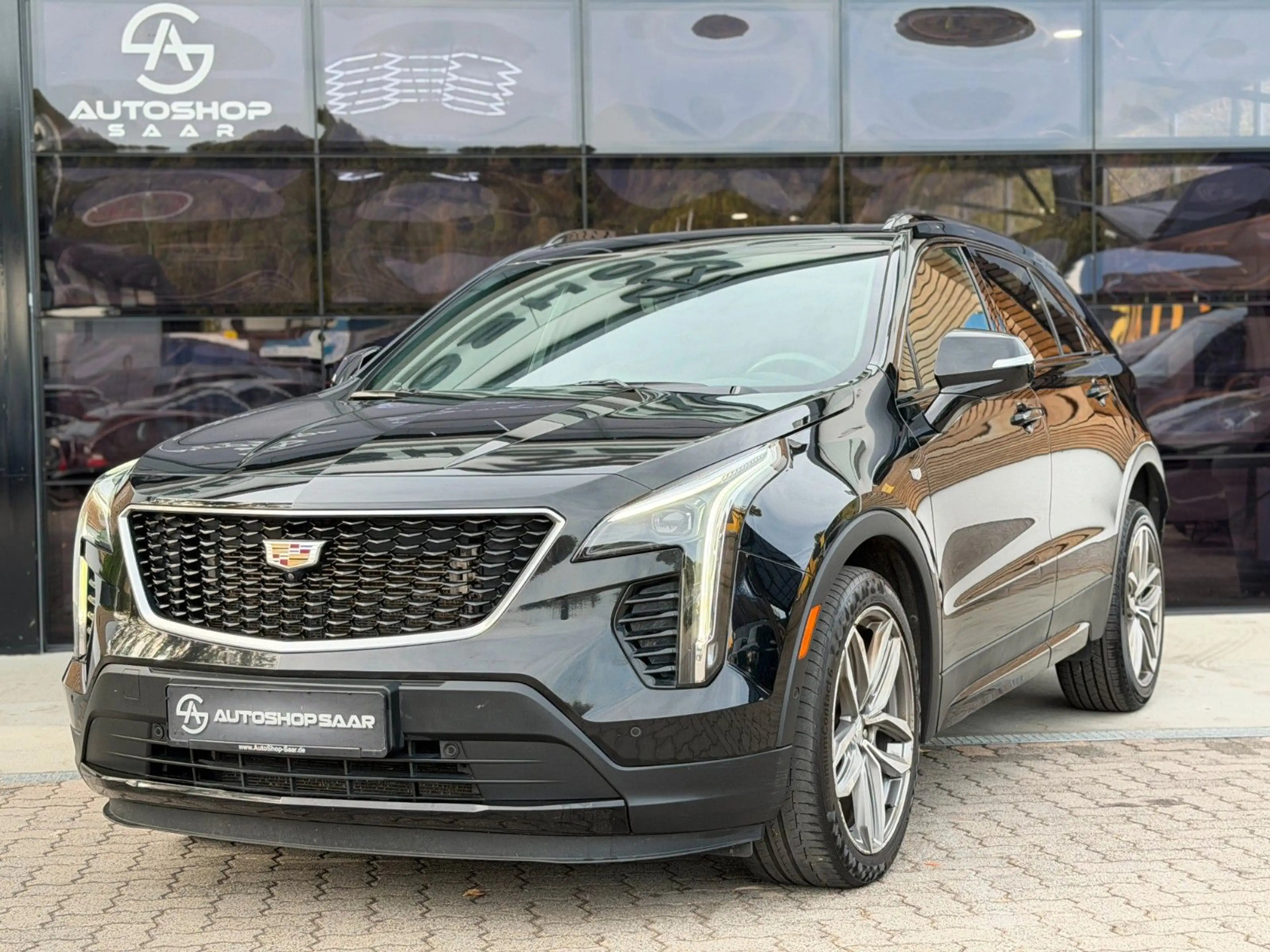 Cadillac XT4 Sport AWD 1-HAND/360°/PANO/SHZ/AHK