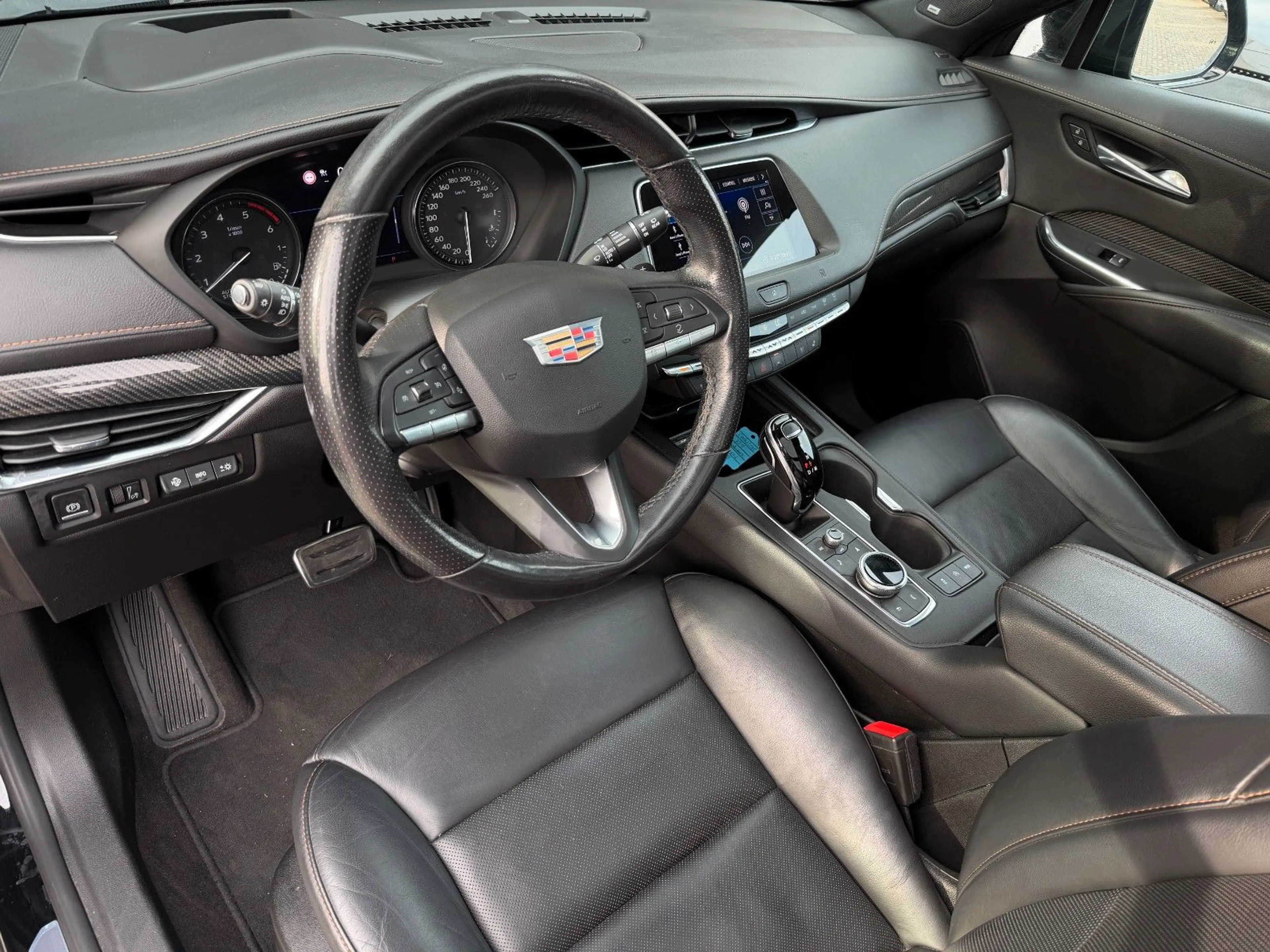 Cadillac XT4 Sport AWD 1-HAND/360°/PANO/SHZ/AHK — photo 15