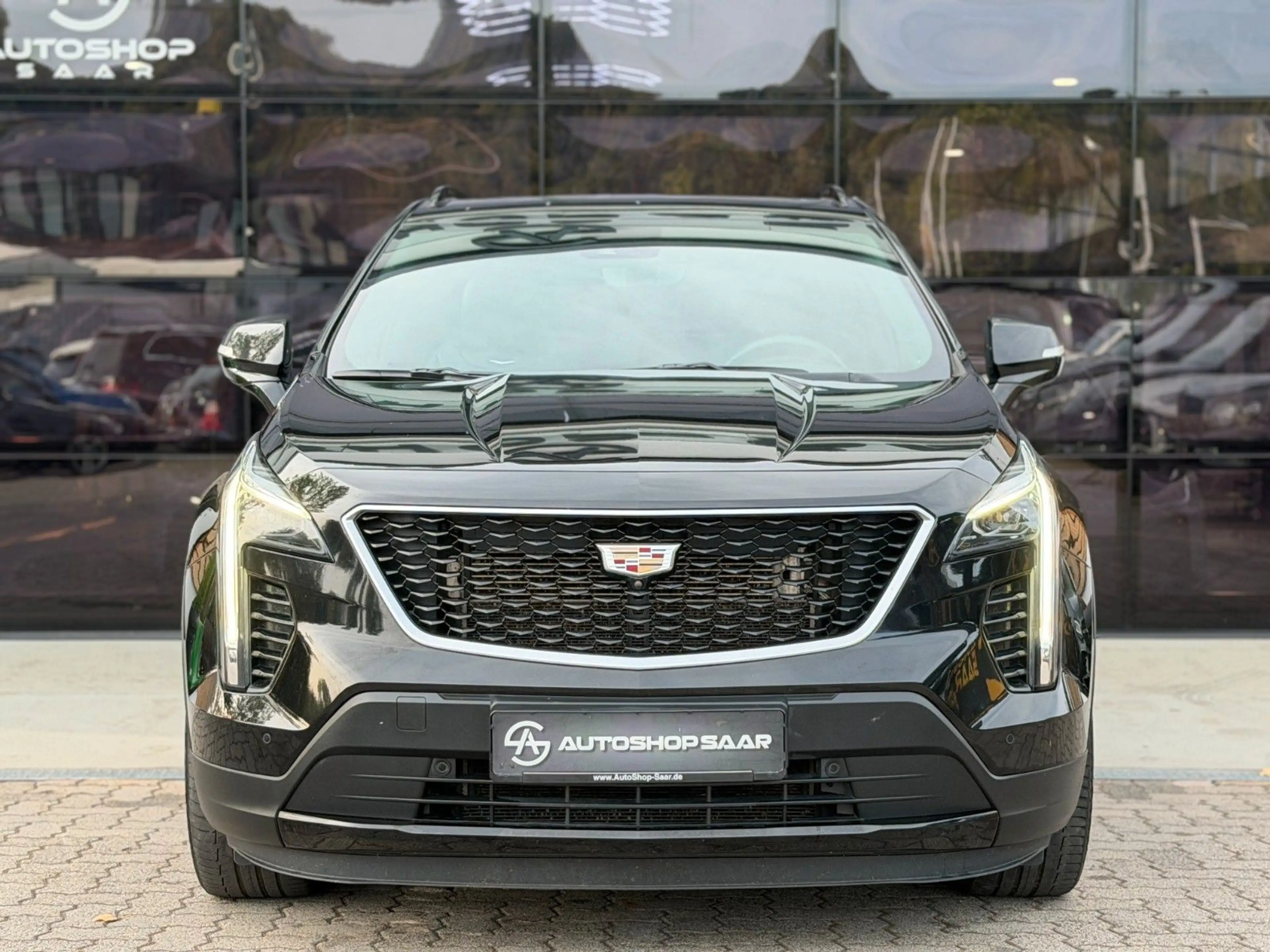 Cadillac XT4 Sport AWD 1-HAND/360°/PANO/SHZ/AHK — photo 2