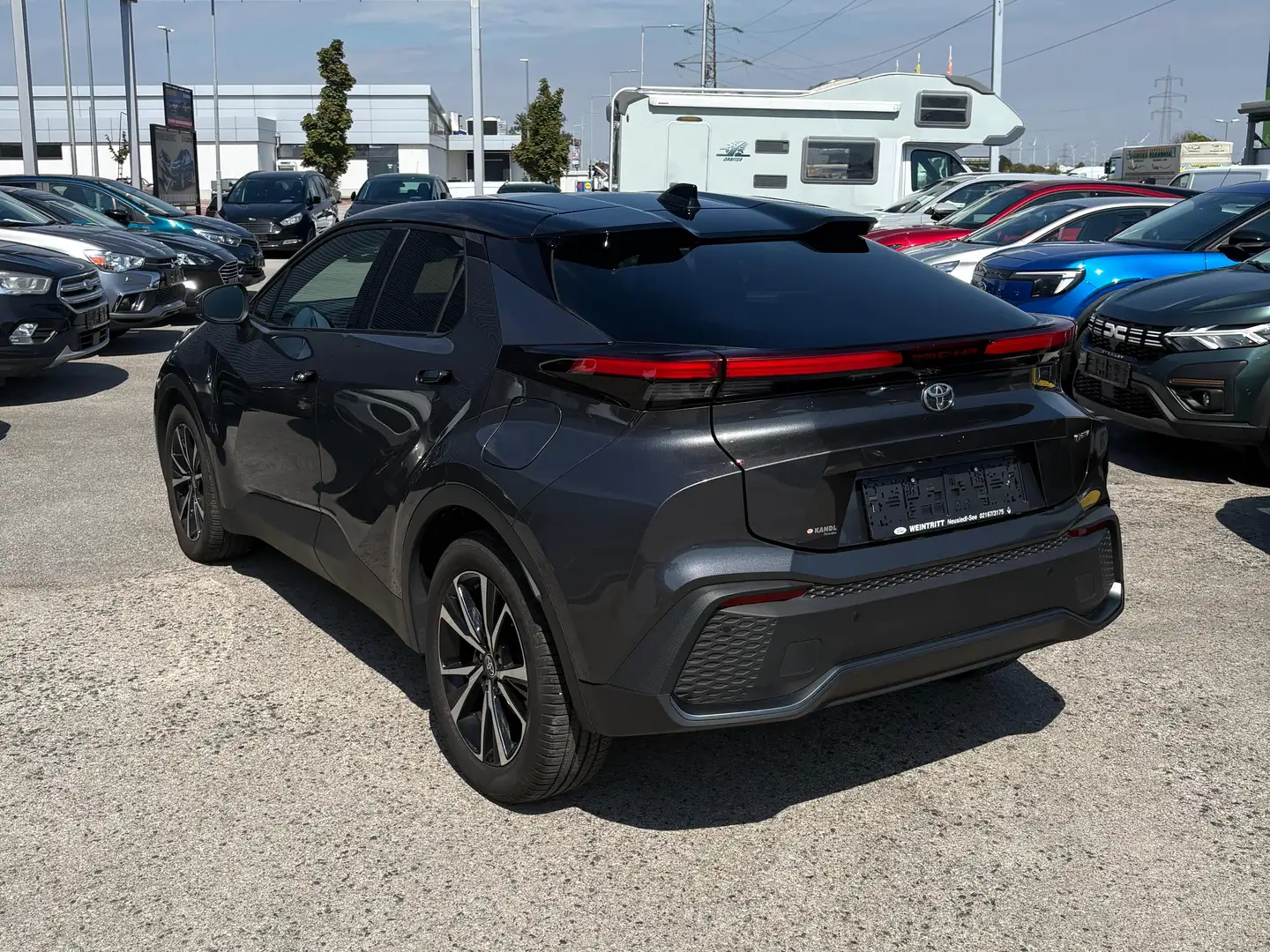 Toyota C-HR 1.8 Hybrid E-CVT Active Drive Grau - 2
