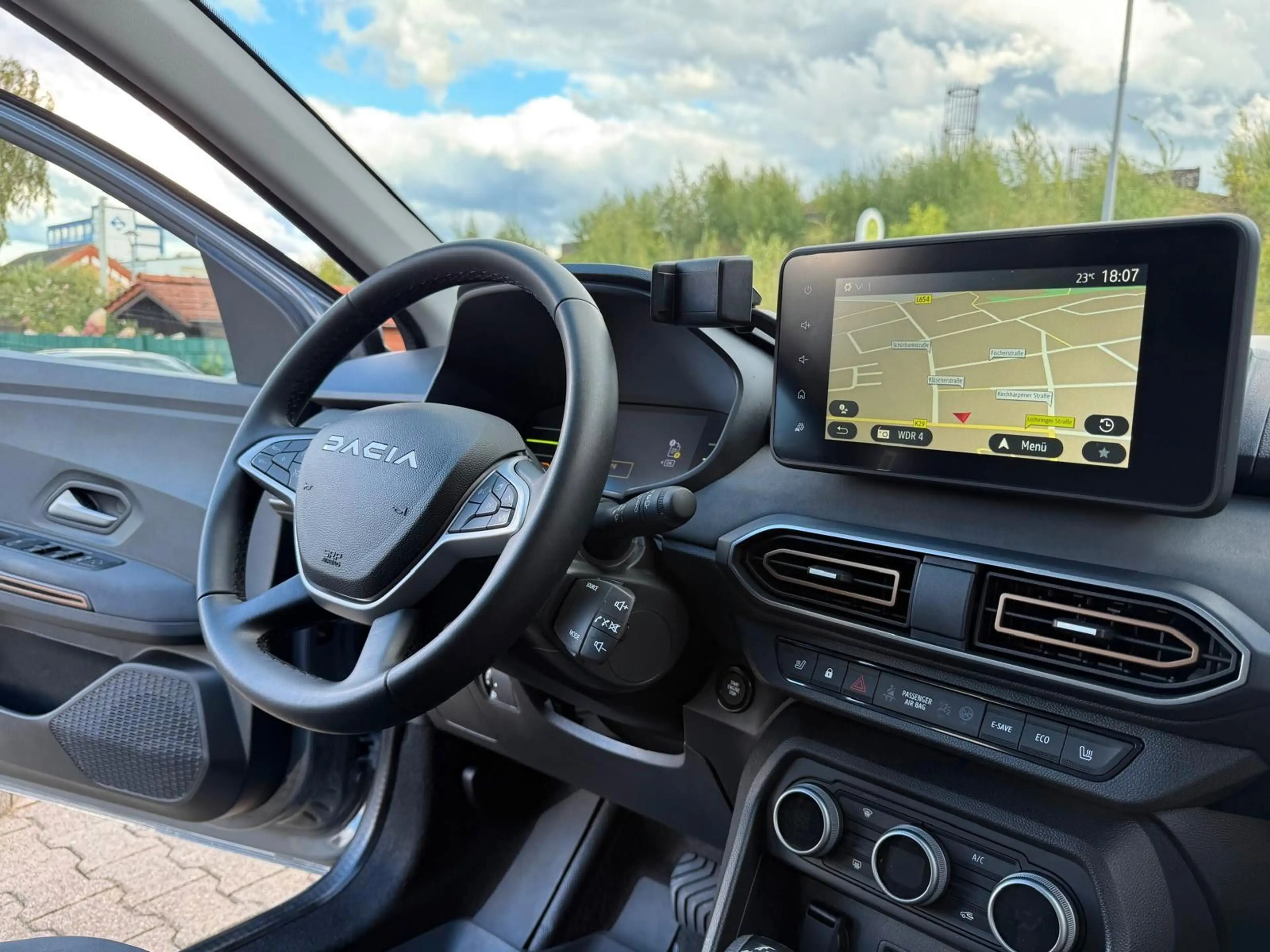 Dacia Jogger Extreme *1.Hand*Kamera*AHK*CarPlay*DAB* — photo 8