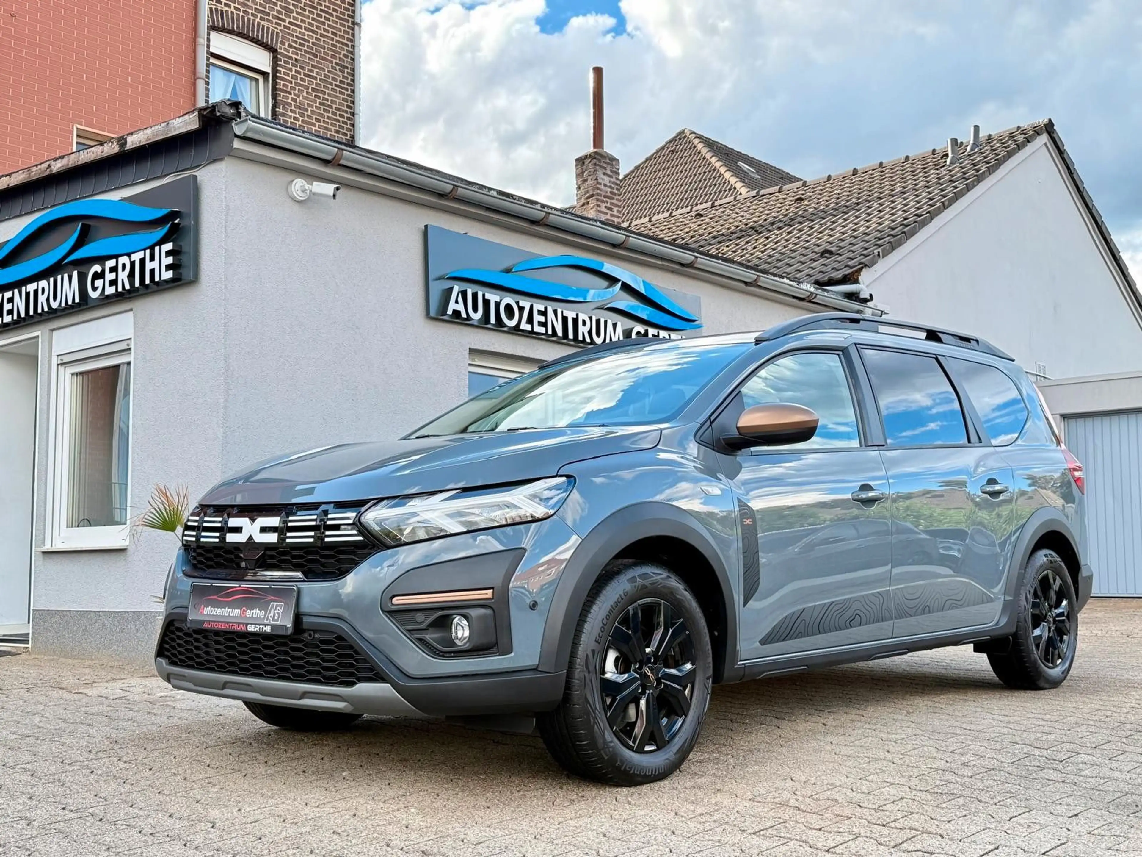 Dacia Jogger Extreme *1.Hand*Kamera*AHK*CarPlay*DAB* — photo 2