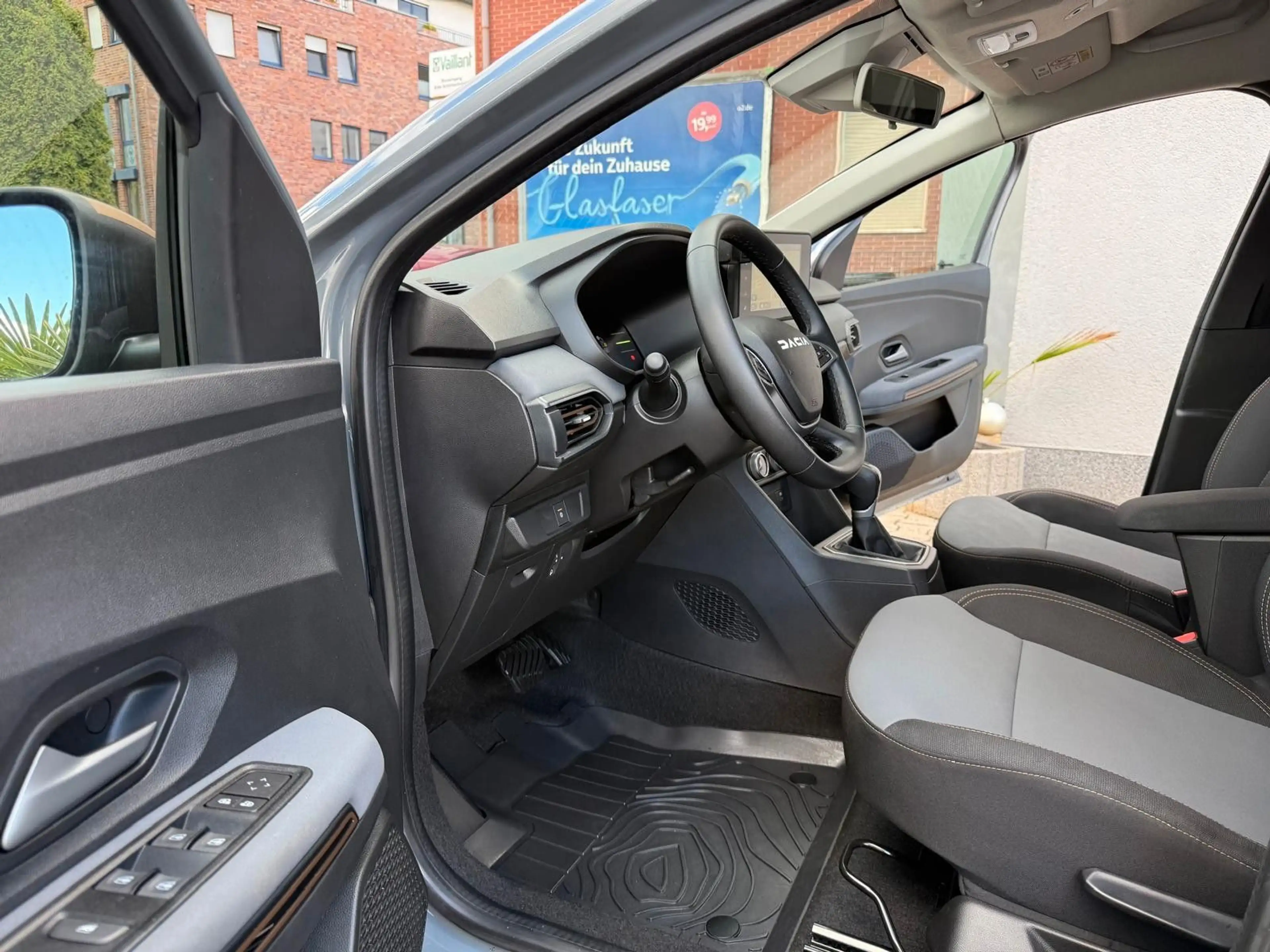 Dacia Jogger Extreme *1.Hand*Kamera*AHK*CarPlay*DAB* — photo 9