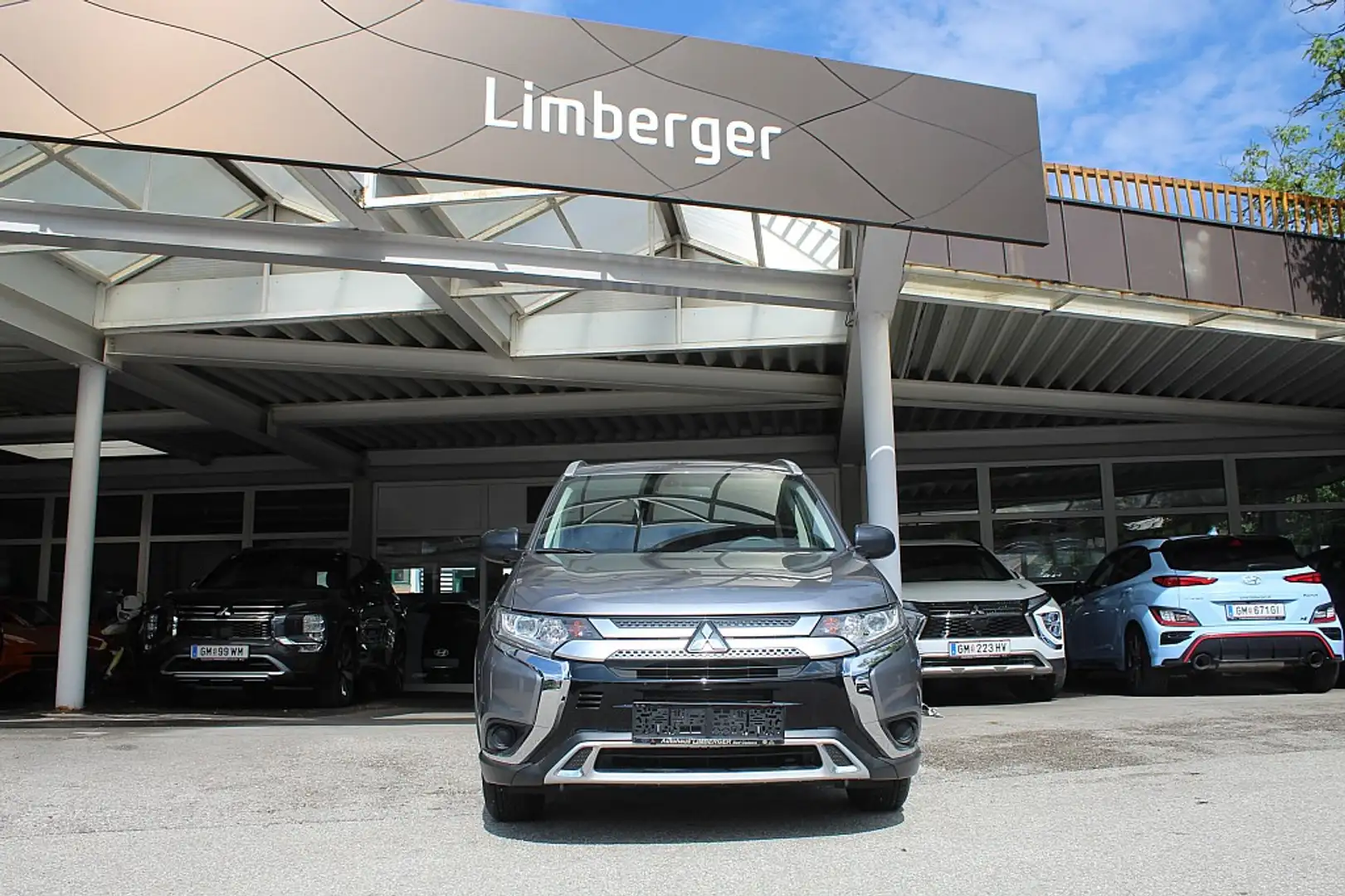 Mitsubishi Outlander 2,0 MIVEC AS&G Sondermodell 40 Gris - 2