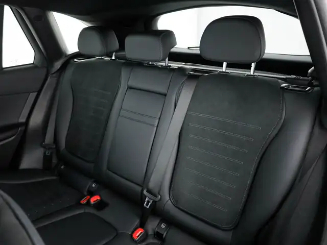 Mercedes-Benz GLC view 14