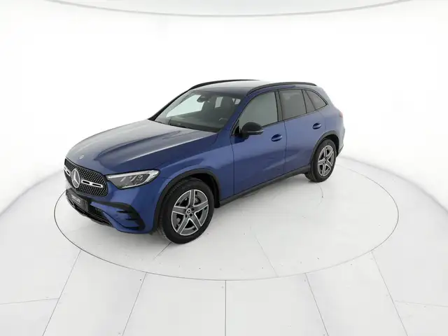 Mercedes-Benz GLC view 2