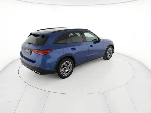 Mercedes-Benz GLC view 4