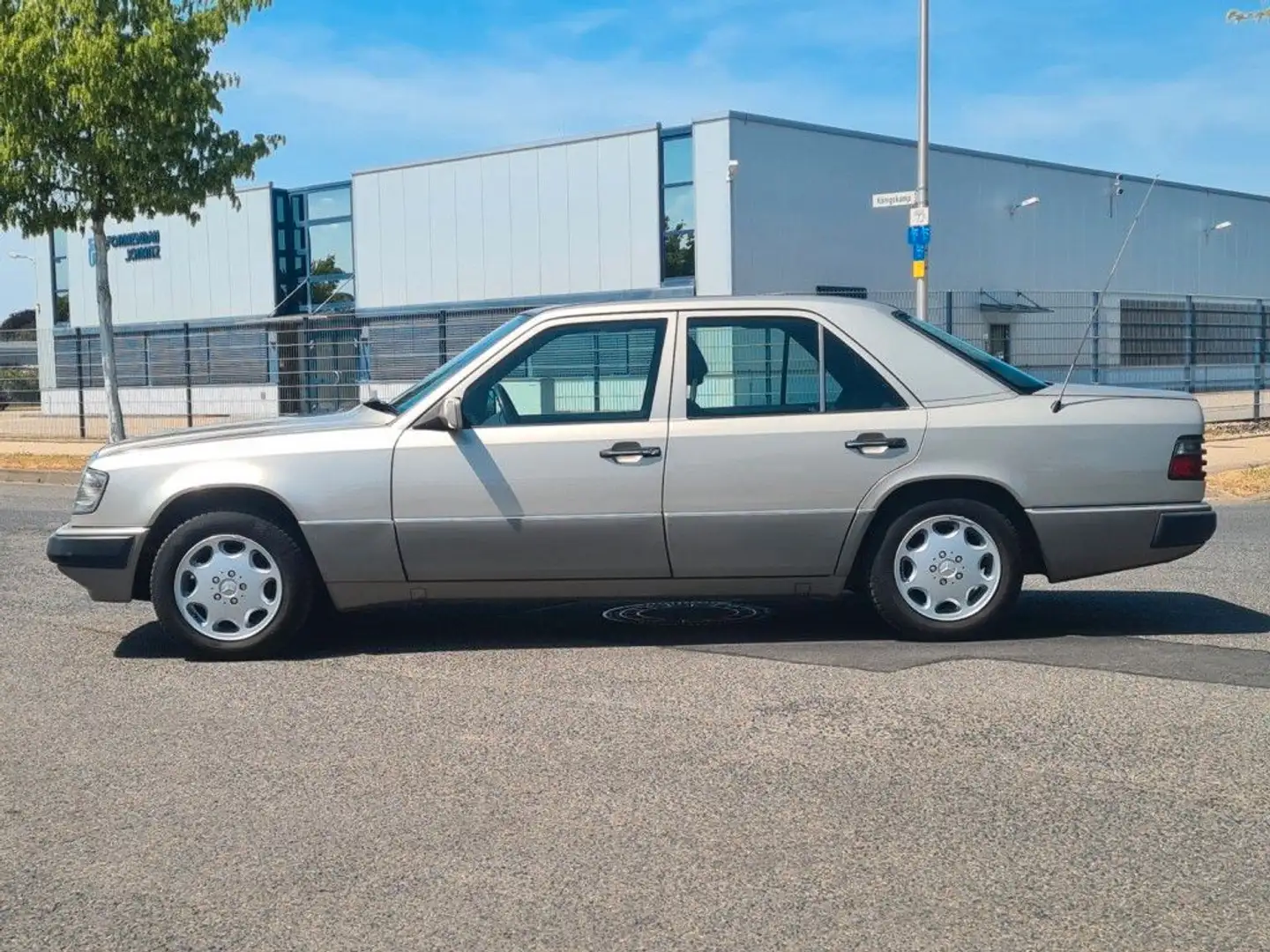 Mercedes-Benz E 200 *Schiebedach* Gri - 2