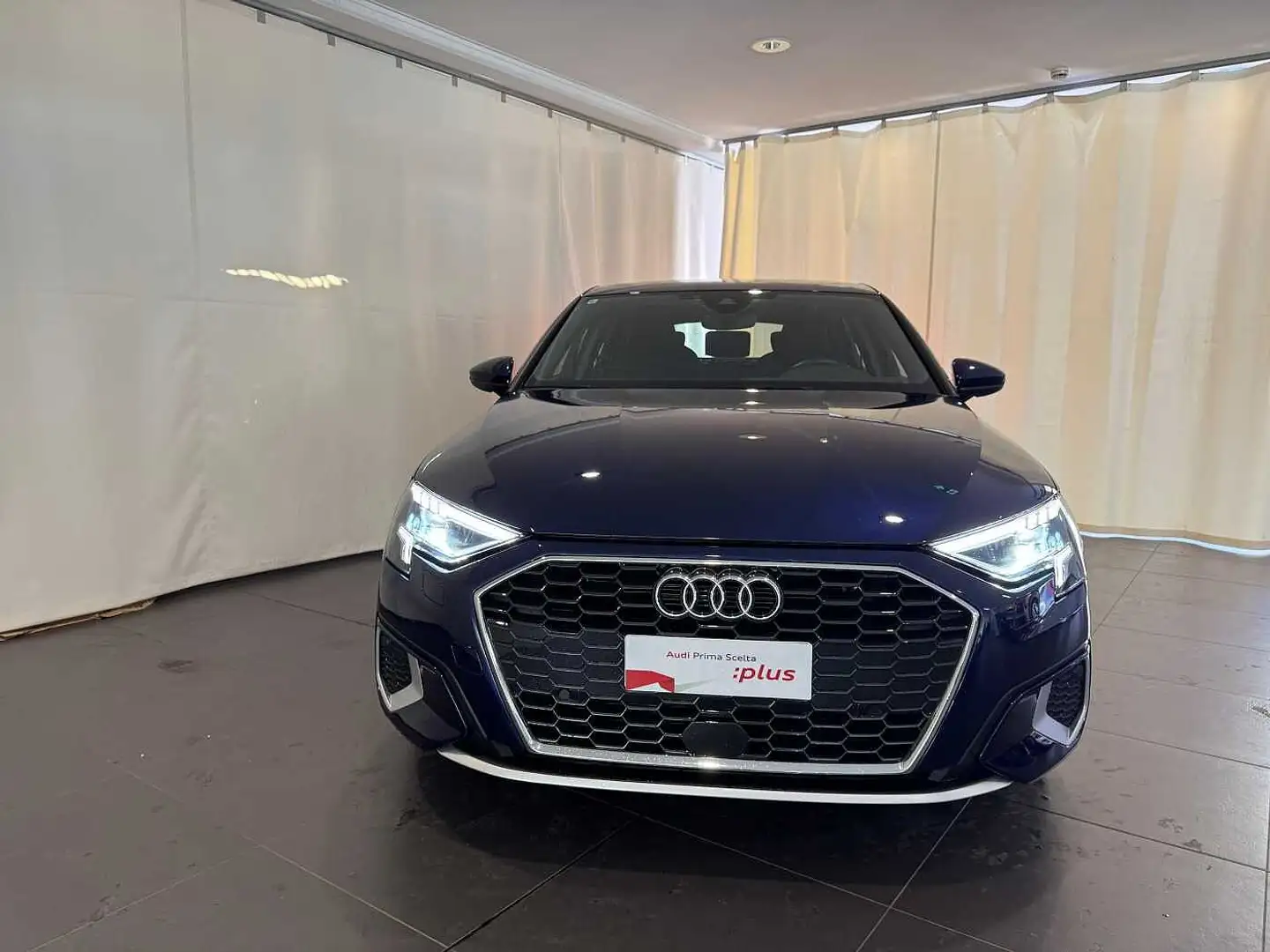 Audi A3 4ª serie SPB 30 TFSI S tronic Business Advanced Blu/Azzurro - 2