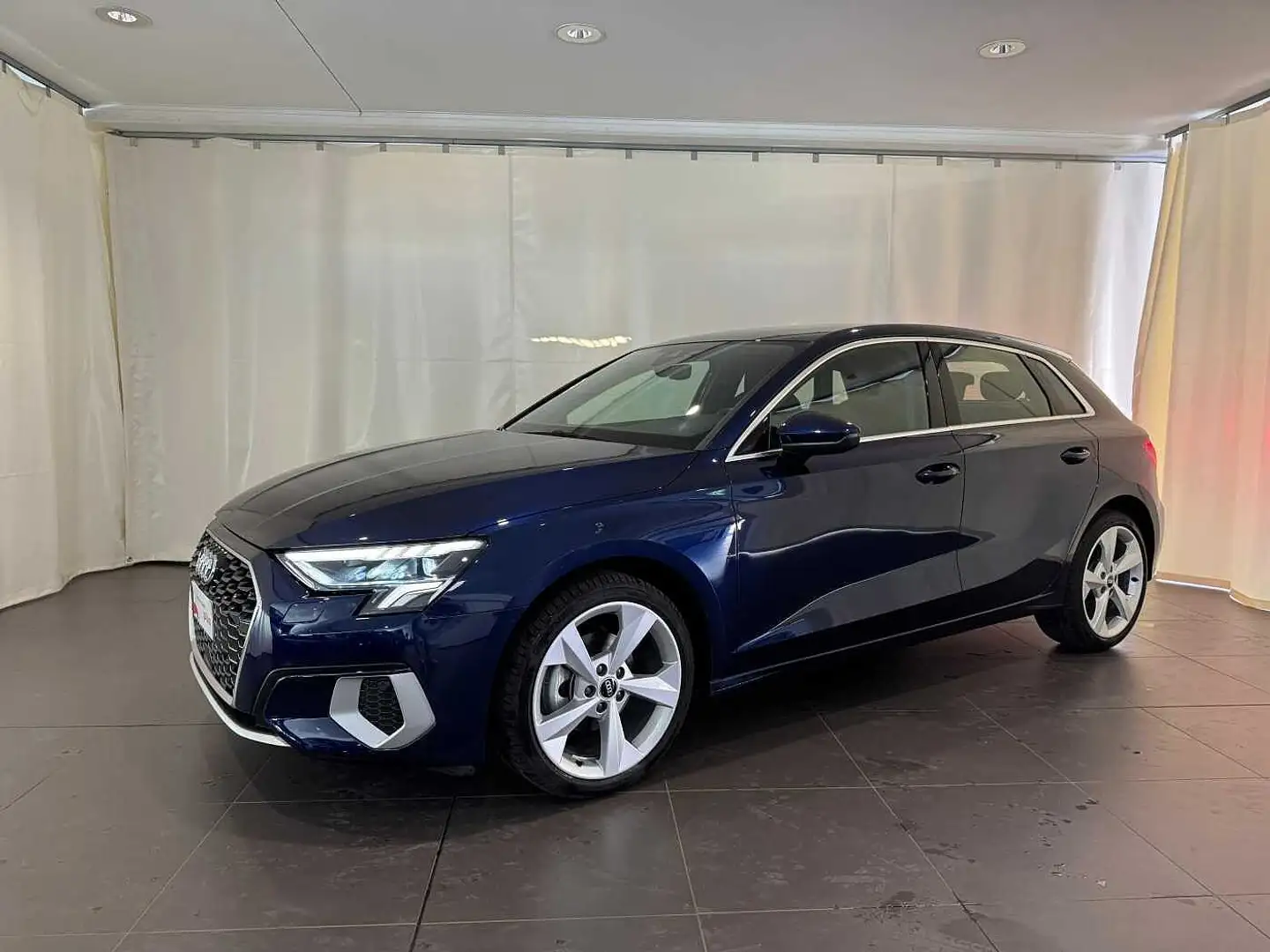Audi A3 4ª serie SPB 30 TFSI S tronic Business Advanced Blu/Azzurro - 1