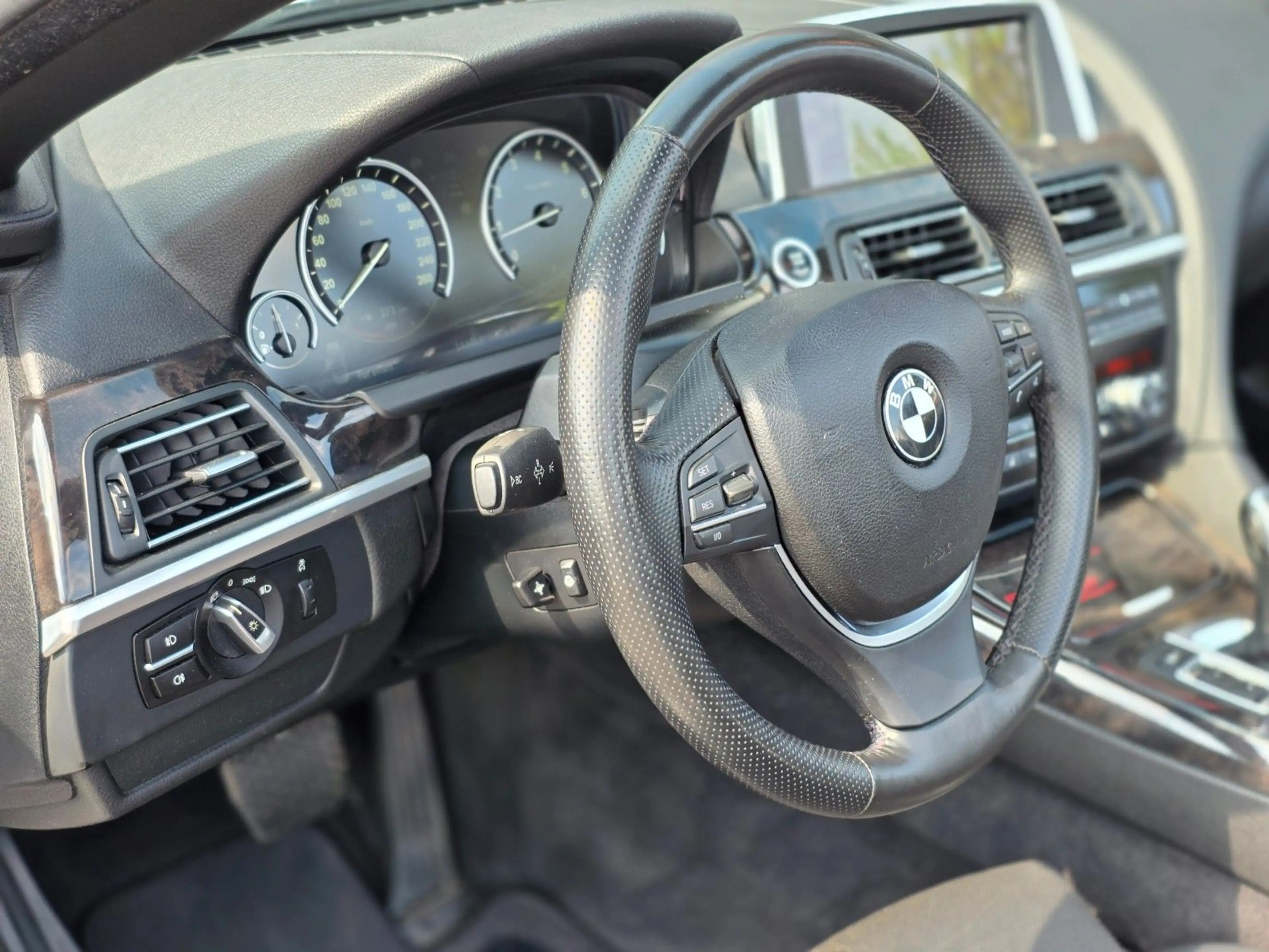 BMW 650 i Cabrio — photo 20