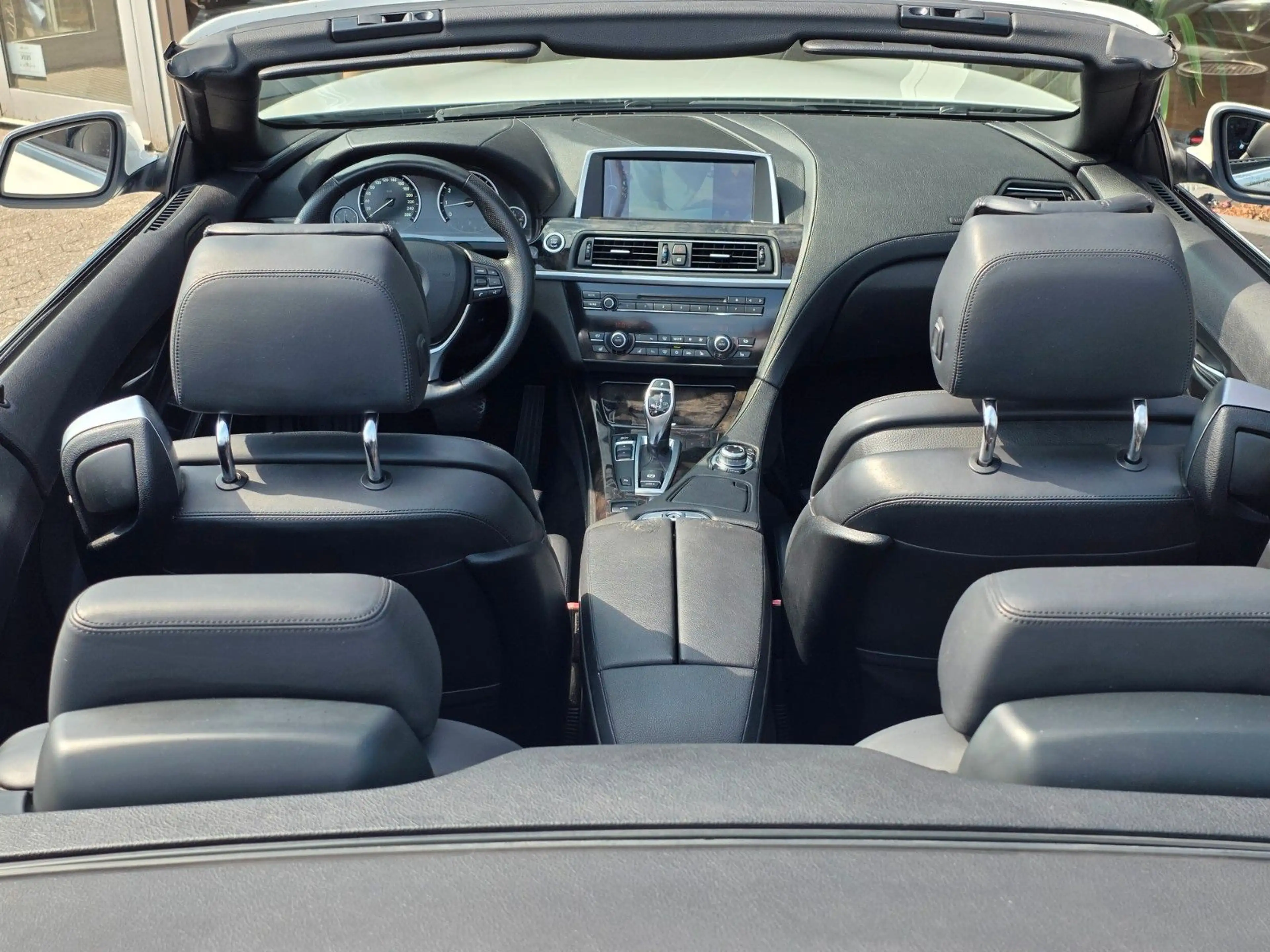 BMW 650 i Cabrio — photo 16