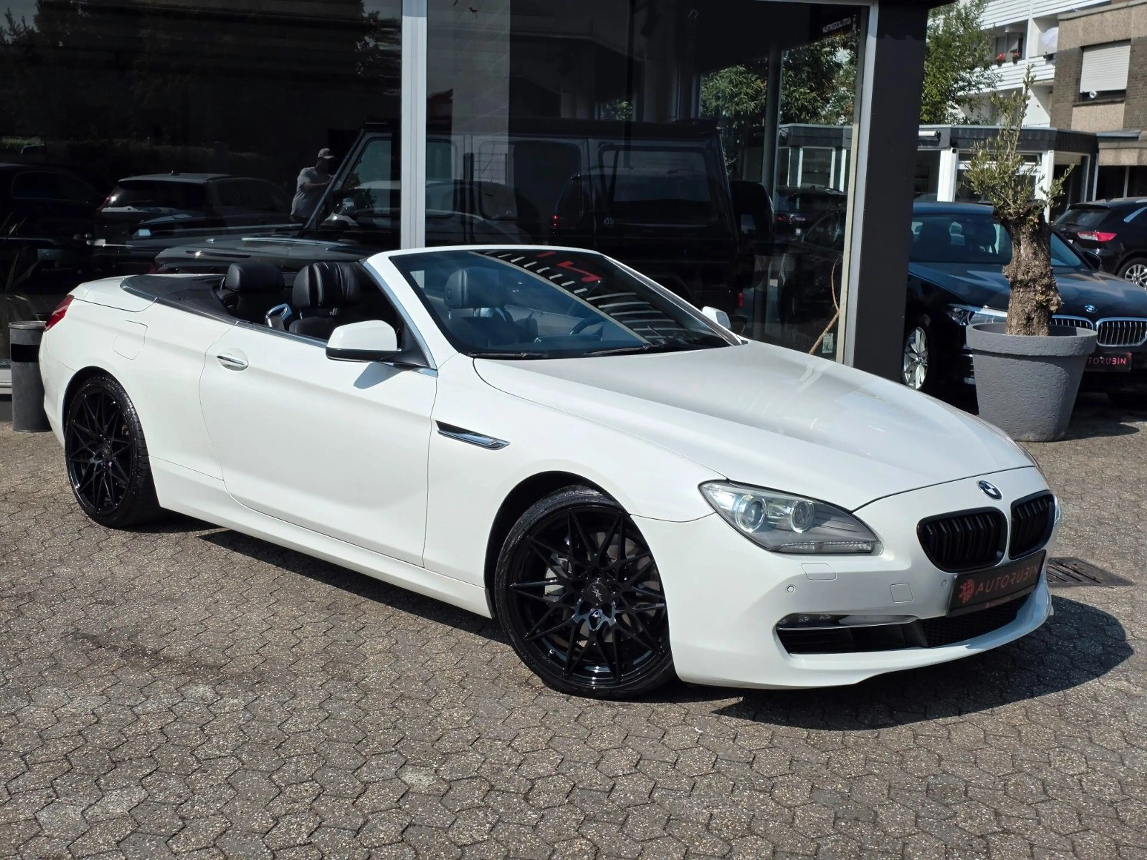 BMW 650 i Cabrio — photo 11