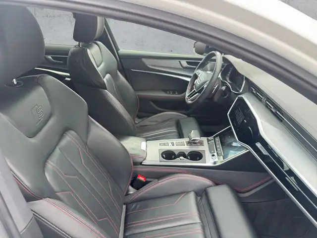 Audi A6 view 13