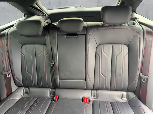 Audi A6 view 16